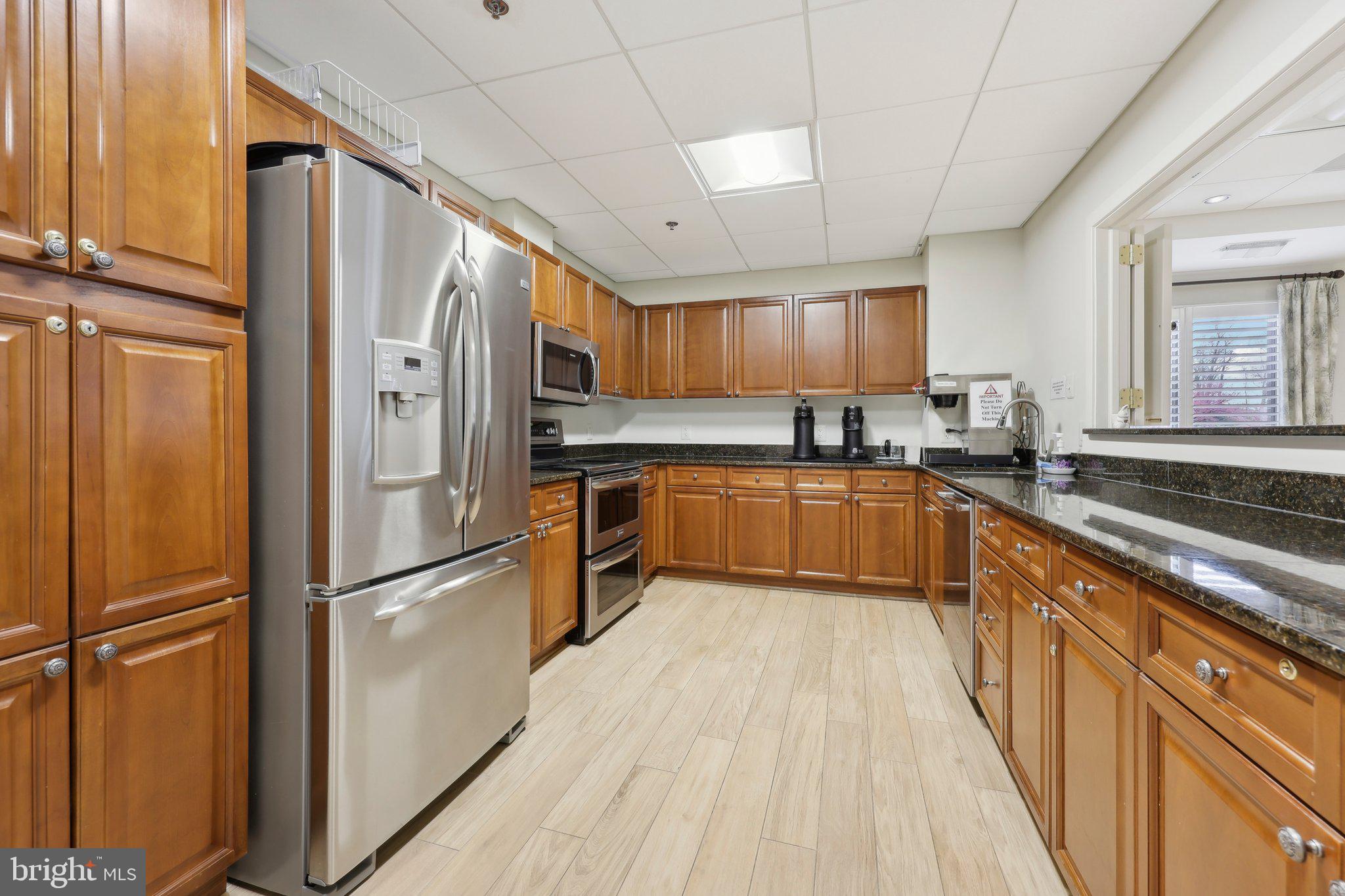 LANSDOWNE WOODS LEISURE WORLD - Residential