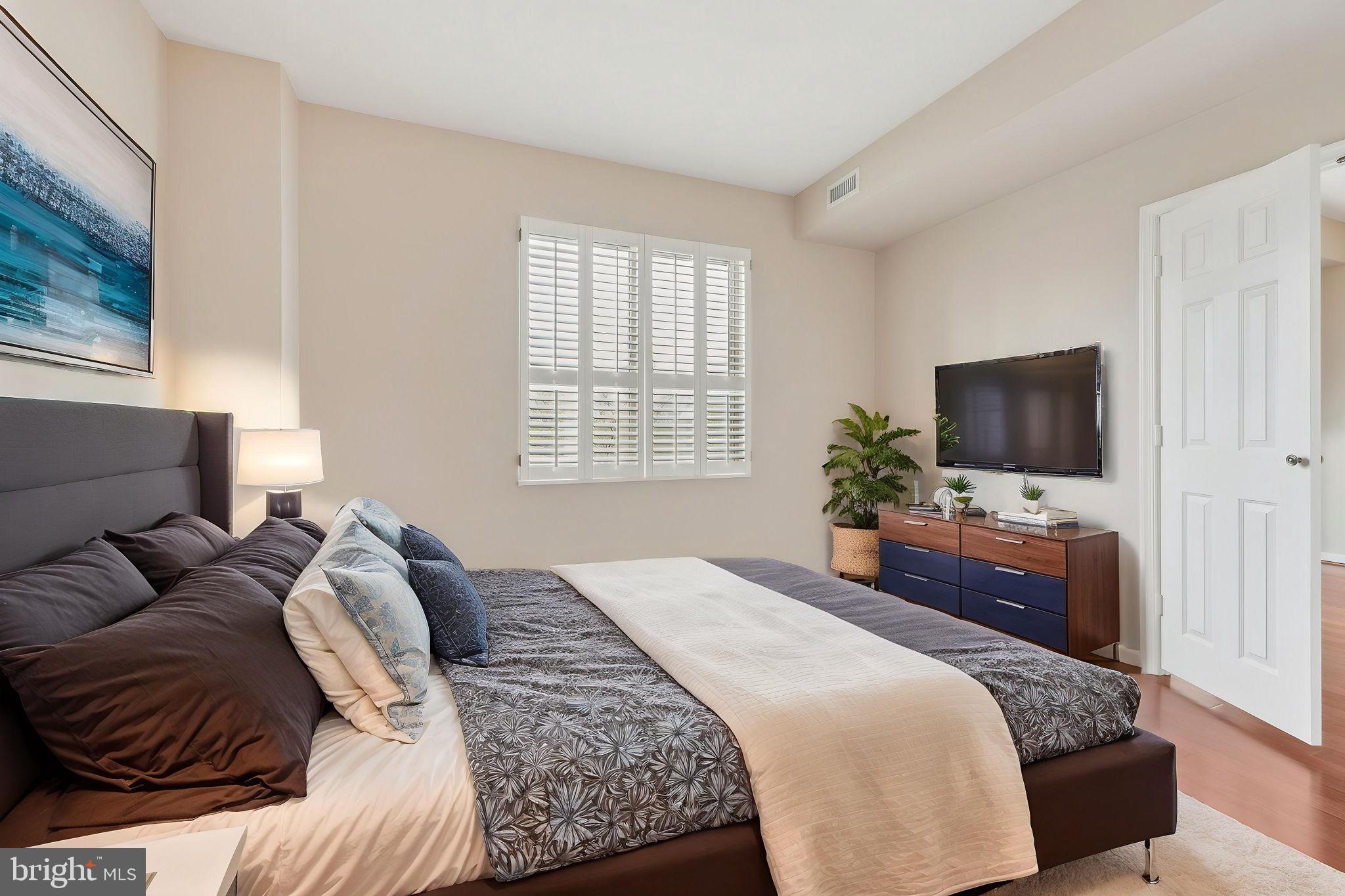 LANSDOWNE WOODS LEISURE WORLD - Residential