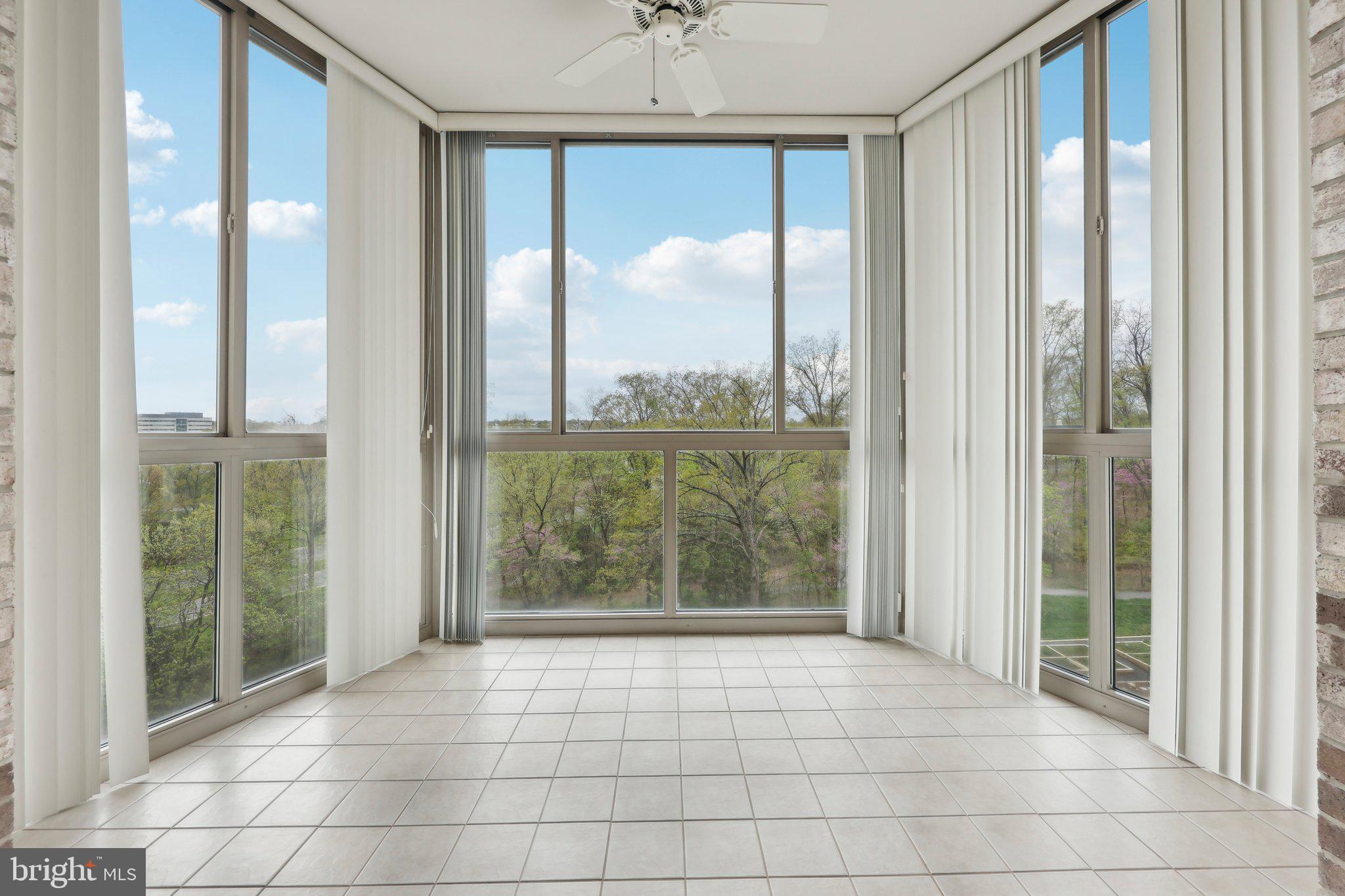 LANSDOWNE WOODS LEISURE WORLD - Residential