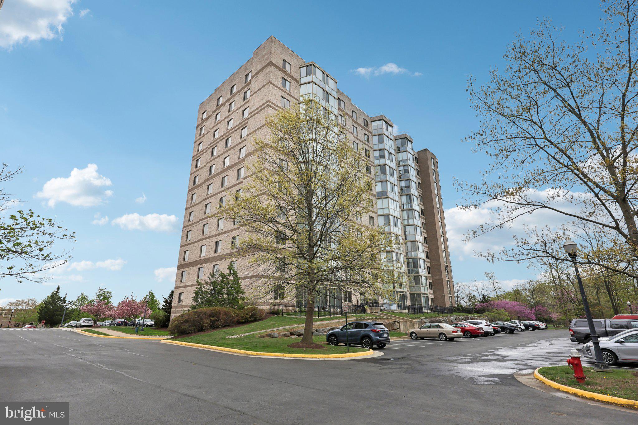 LANSDOWNE WOODS LEISURE WORLD - Residential