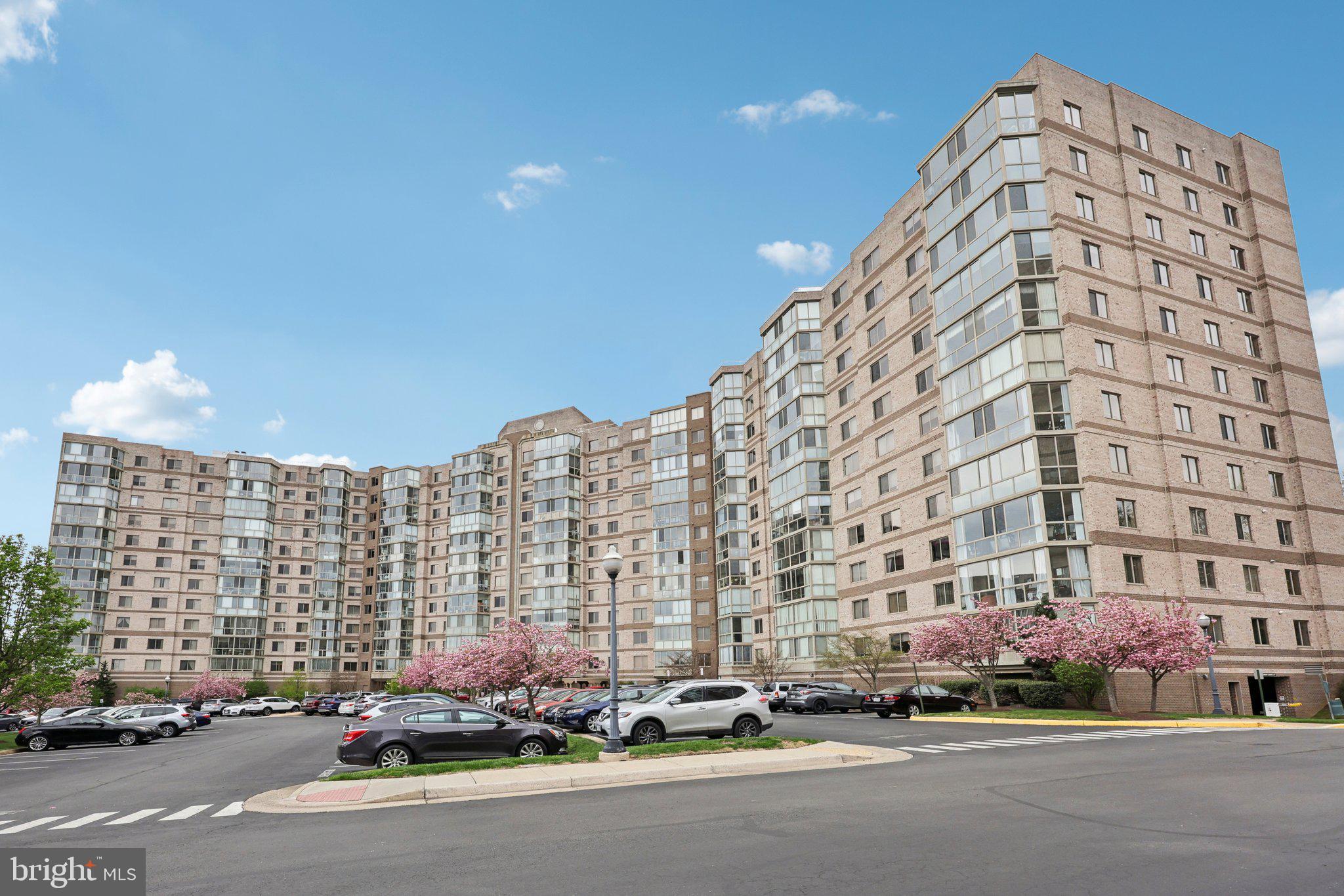 LANSDOWNE WOODS LEISURE WORLD - Residential