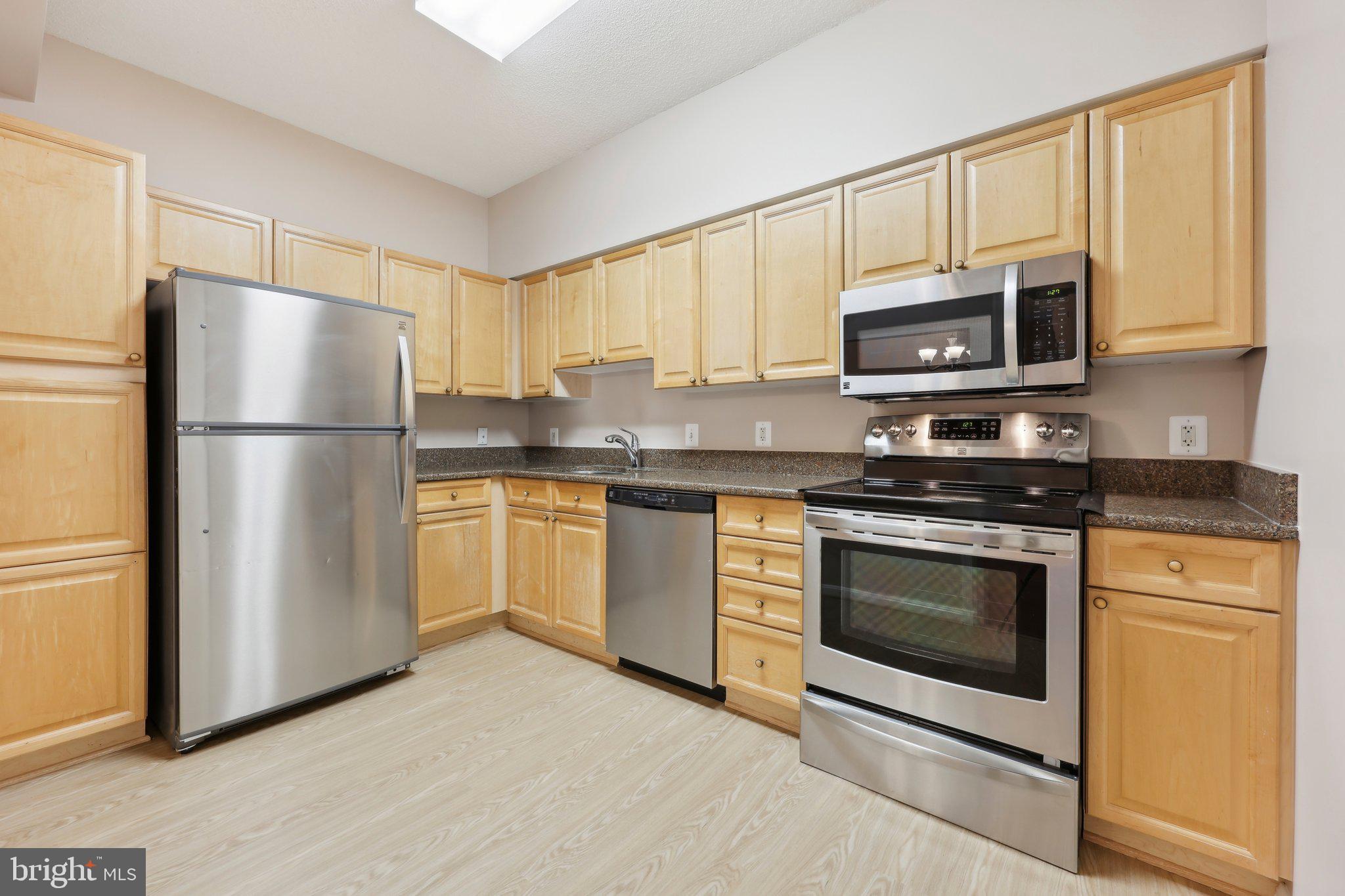 LANSDOWNE WOODS LEISURE WORLD - Residential