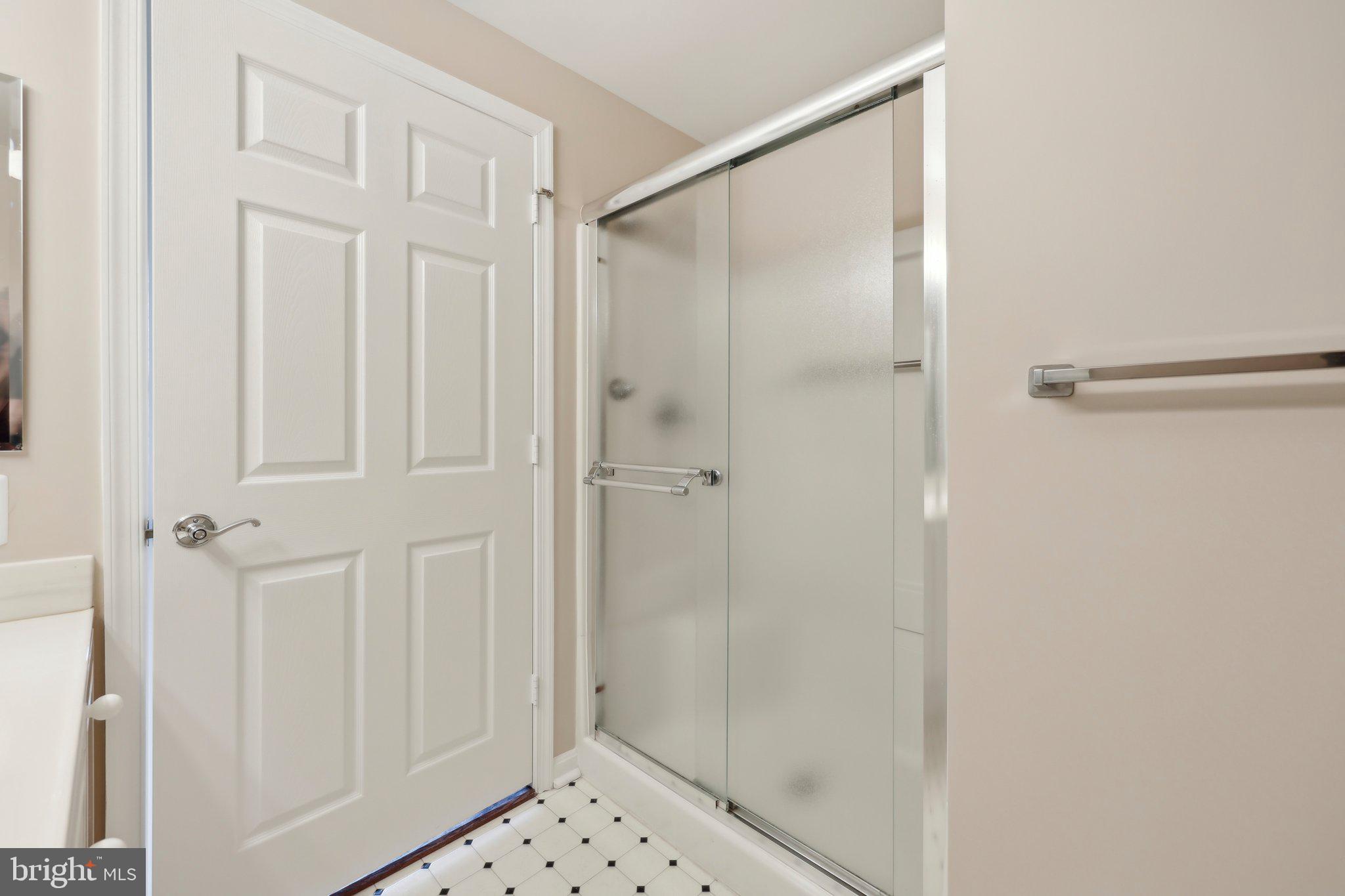 LANSDOWNE WOODS LEISURE WORLD - Residential