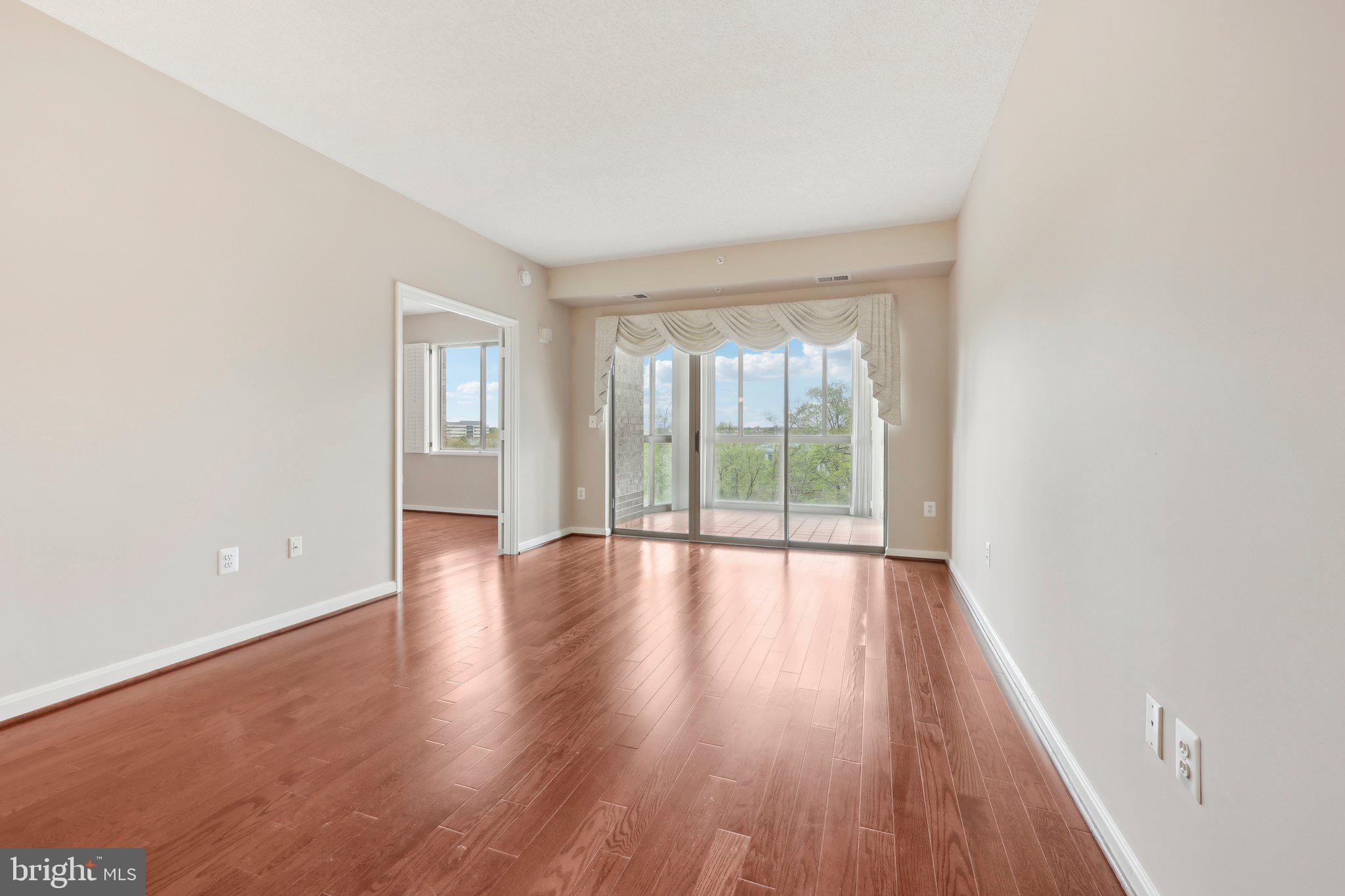 LANSDOWNE WOODS LEISURE WORLD - Residential