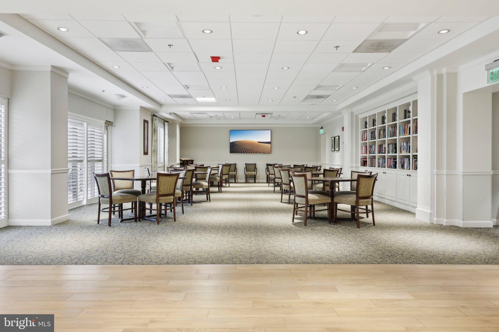 LANSDOWNE WOODS LEISURE WORLD - Residential