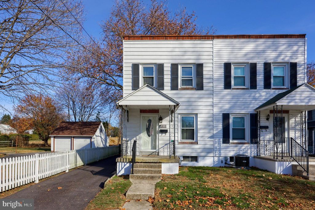 Photo of 215 Noble Street, LITITZ, PA 17543 (MLS # PALA2061166)