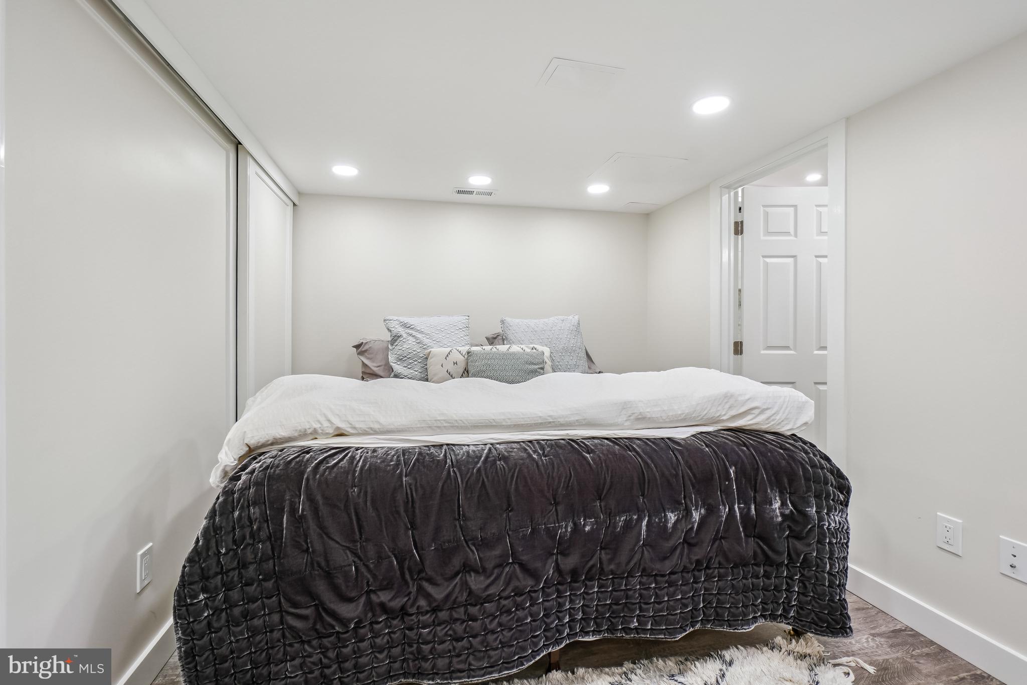 HARBOR HILLS - Residential