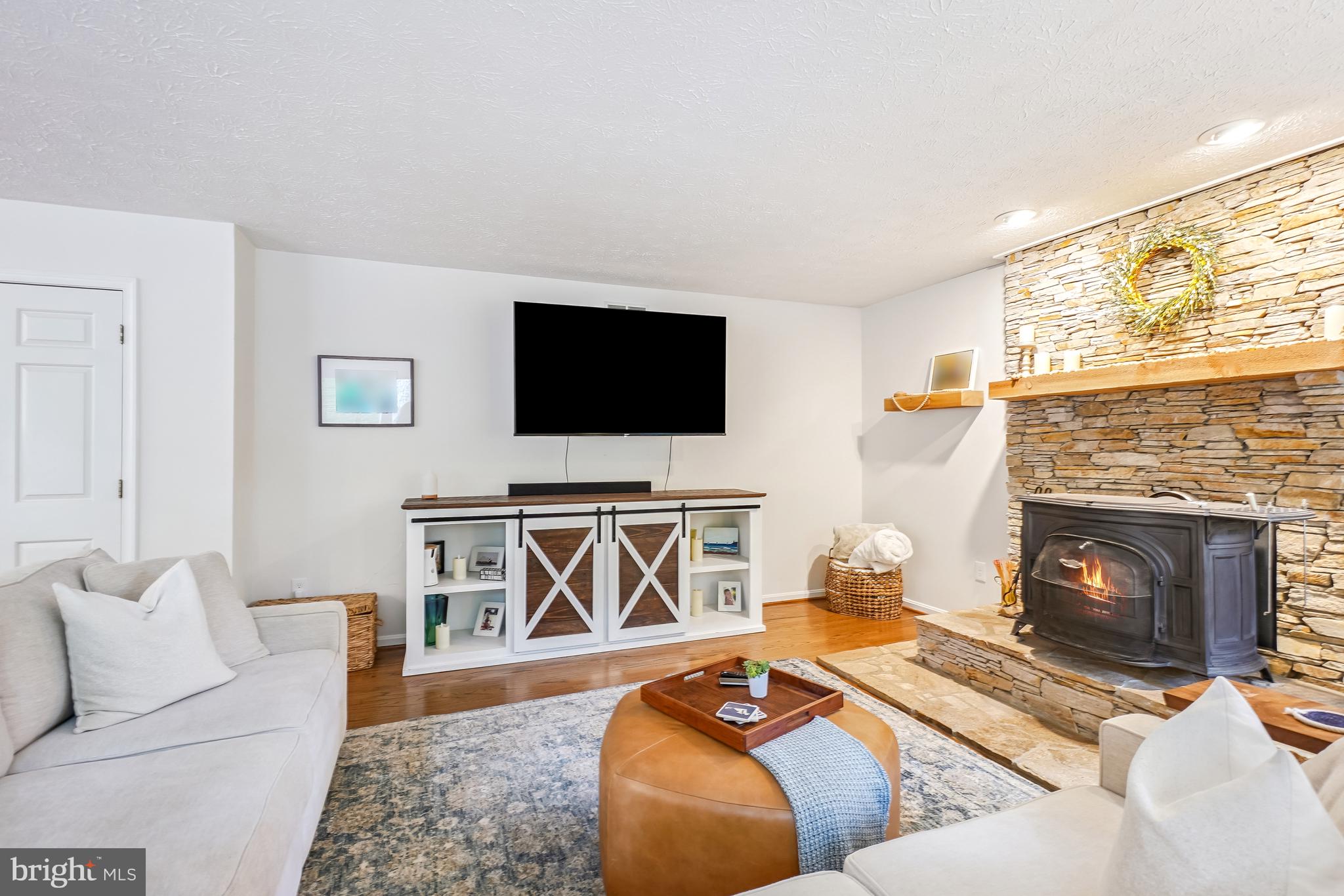 HARBOR HILLS - Residential