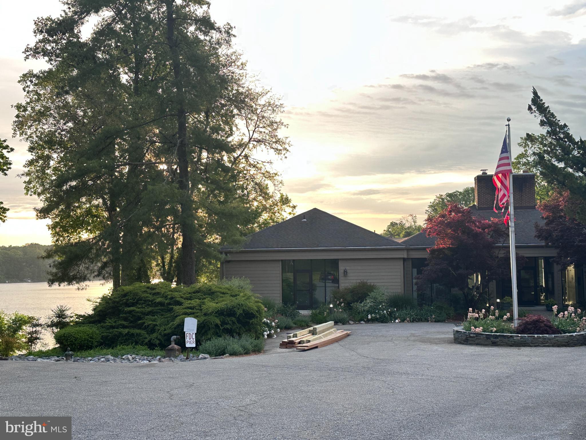 HARBOR HILLS - Residential
