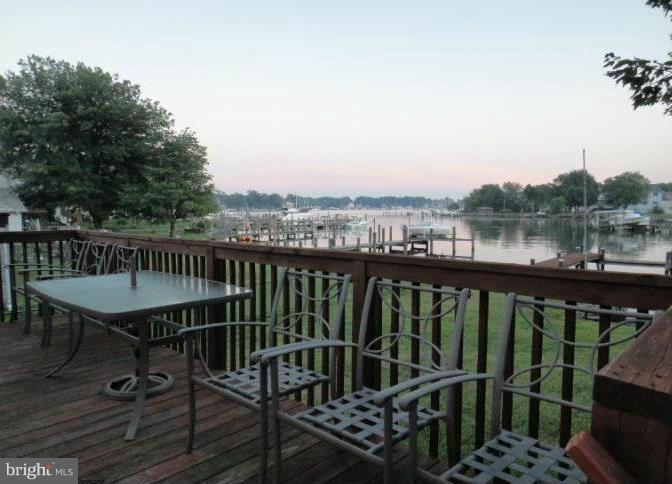 BOWLEYS QUARTERS - Residential Lease