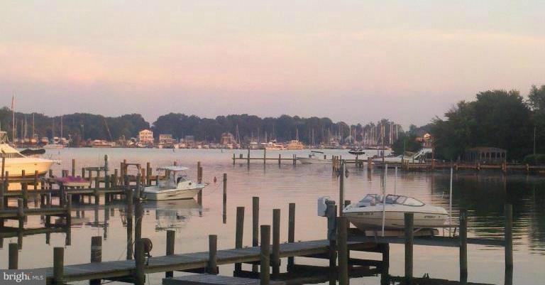 BOWLEYS QUARTERS - Residential Lease