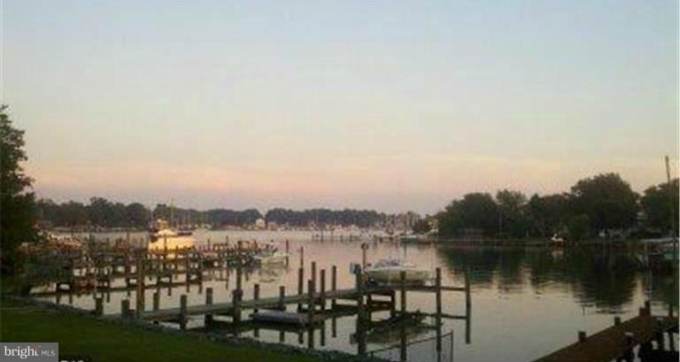 BOWLEYS QUARTERS - Residential Lease