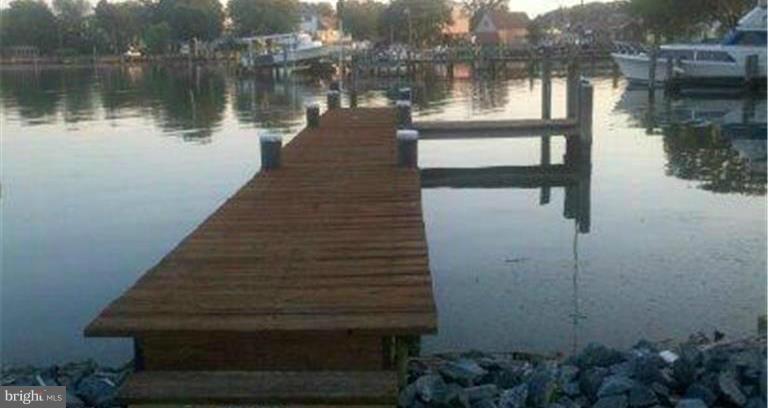 BOWLEYS QUARTERS - Residential Lease