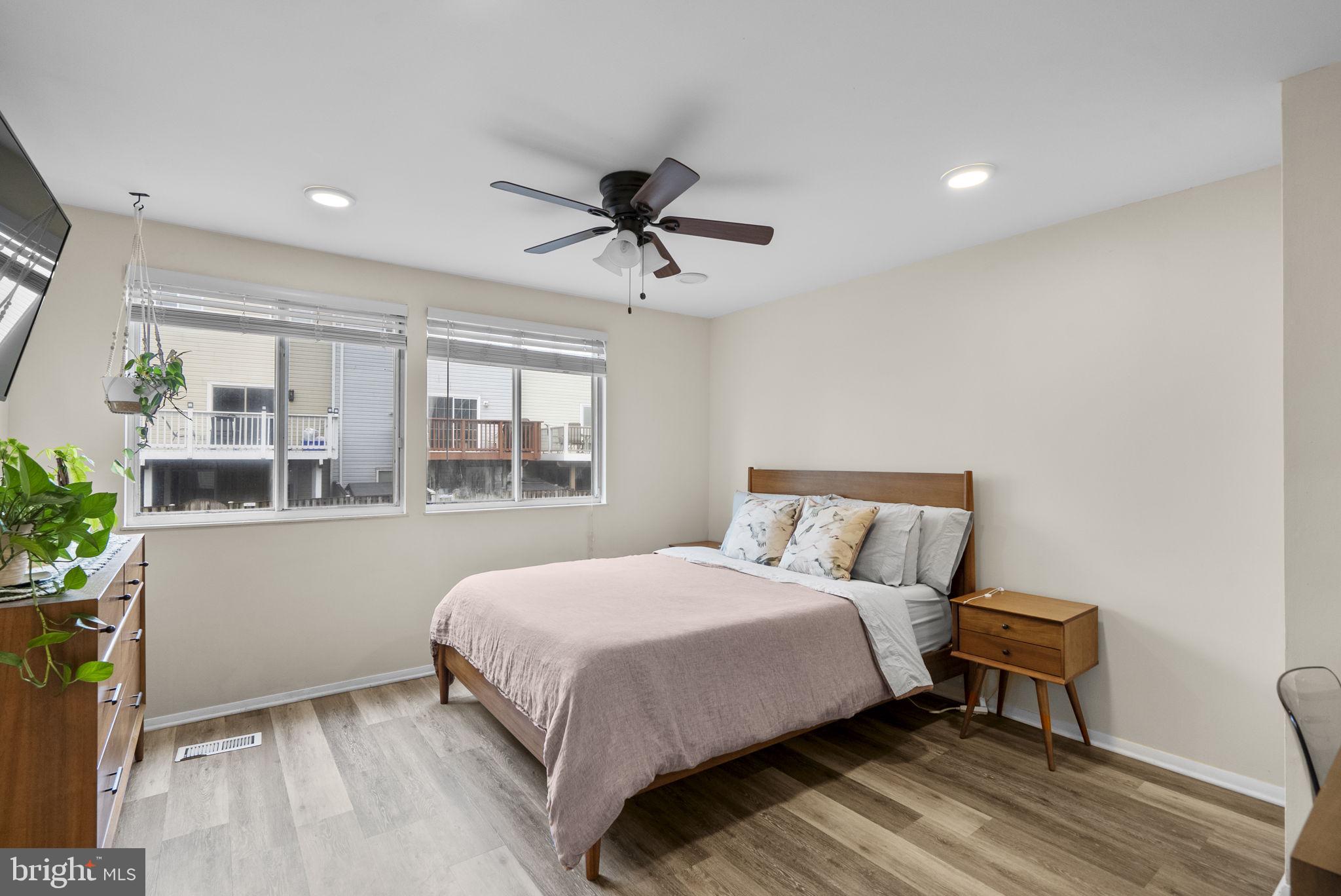 GUNNERS LAKE VILLAGE - Residential