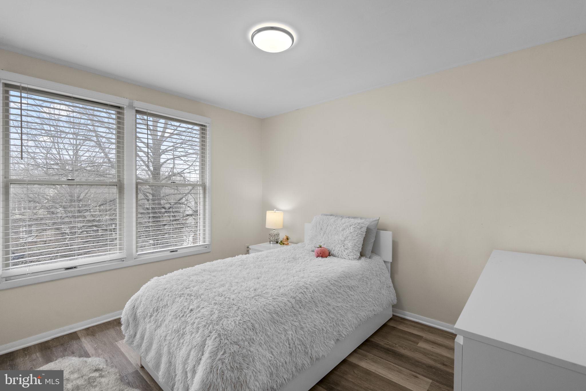 GUNNERS LAKE VILLAGE - Residential