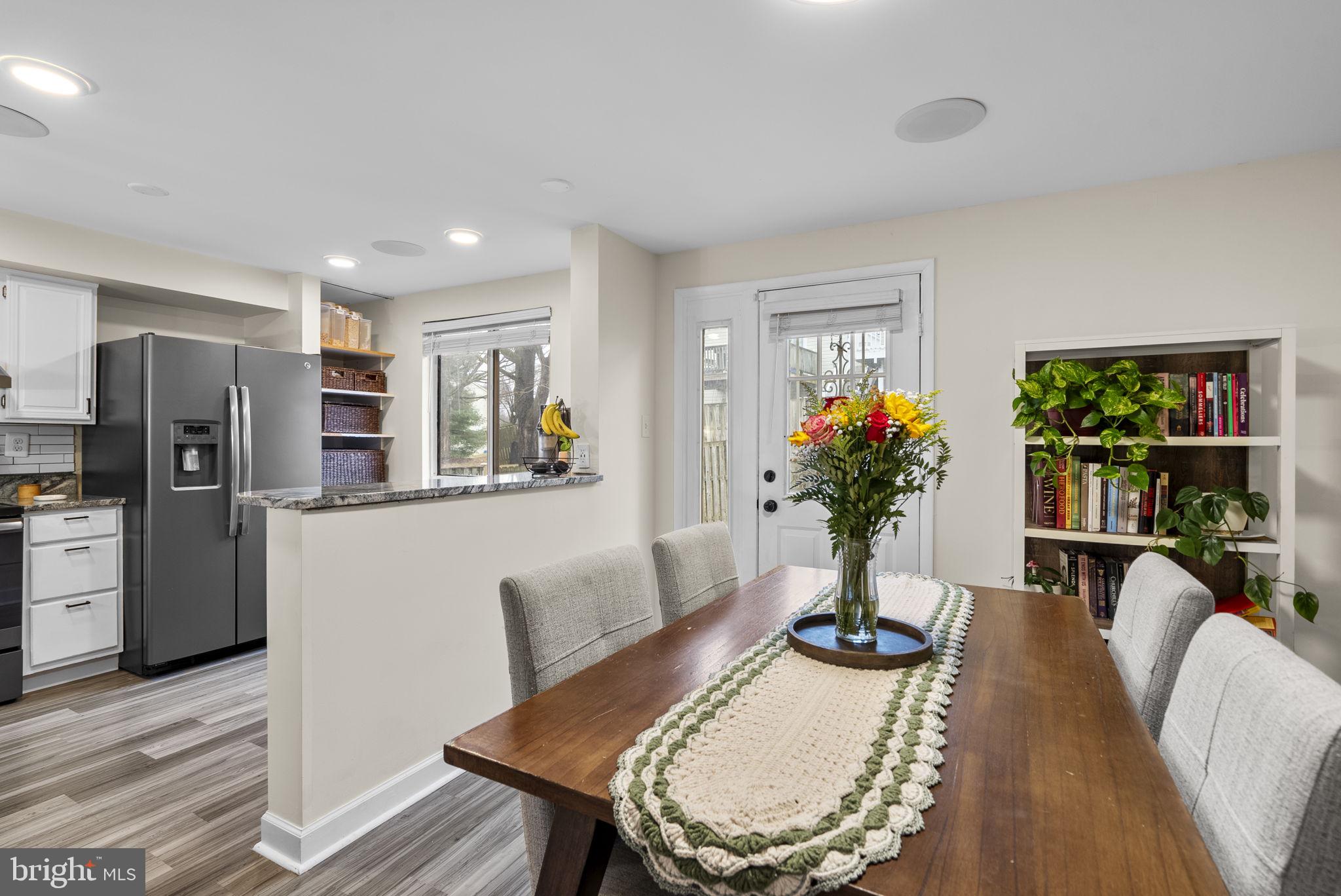 GUNNERS LAKE VILLAGE - Residential