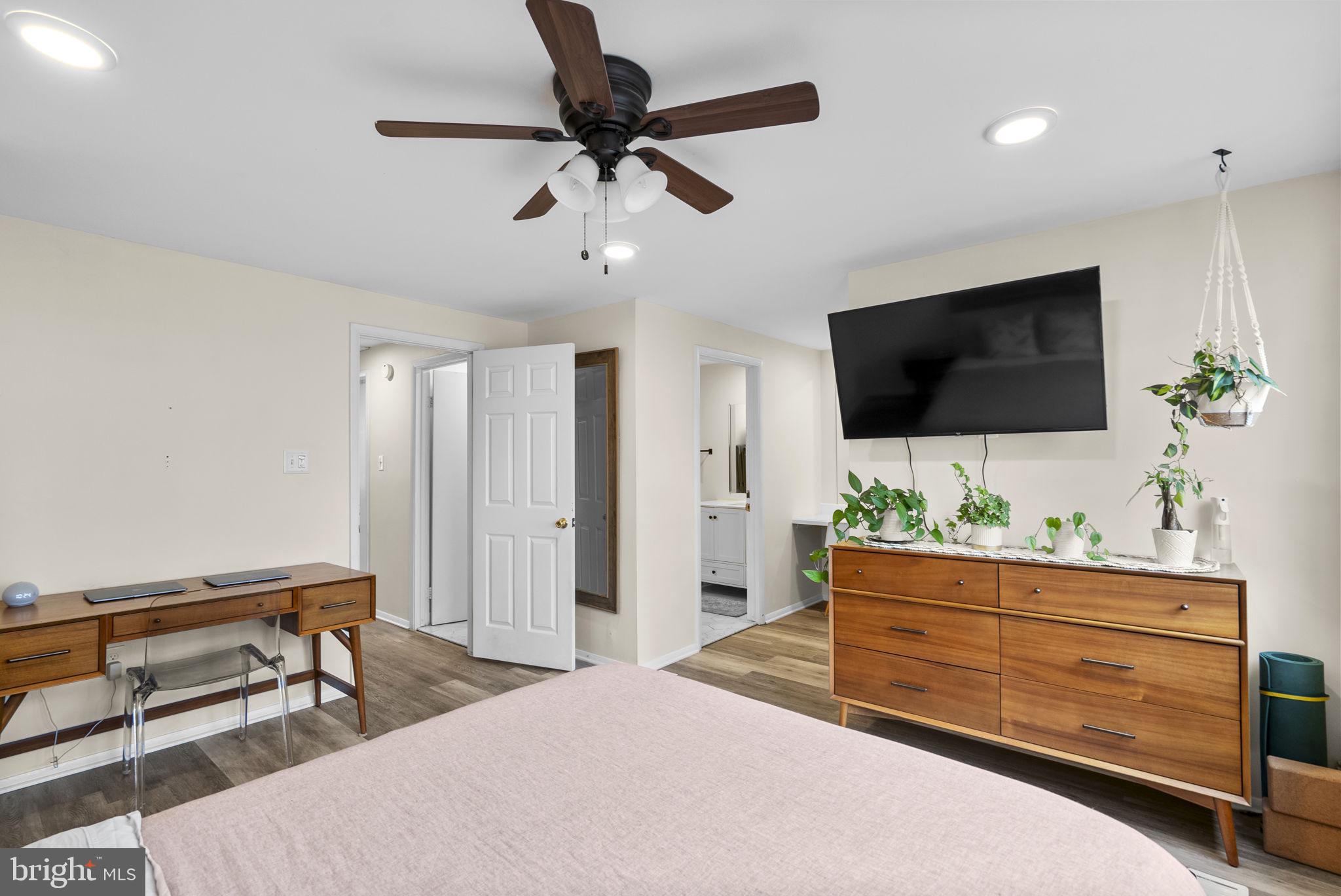 GUNNERS LAKE VILLAGE - Residential