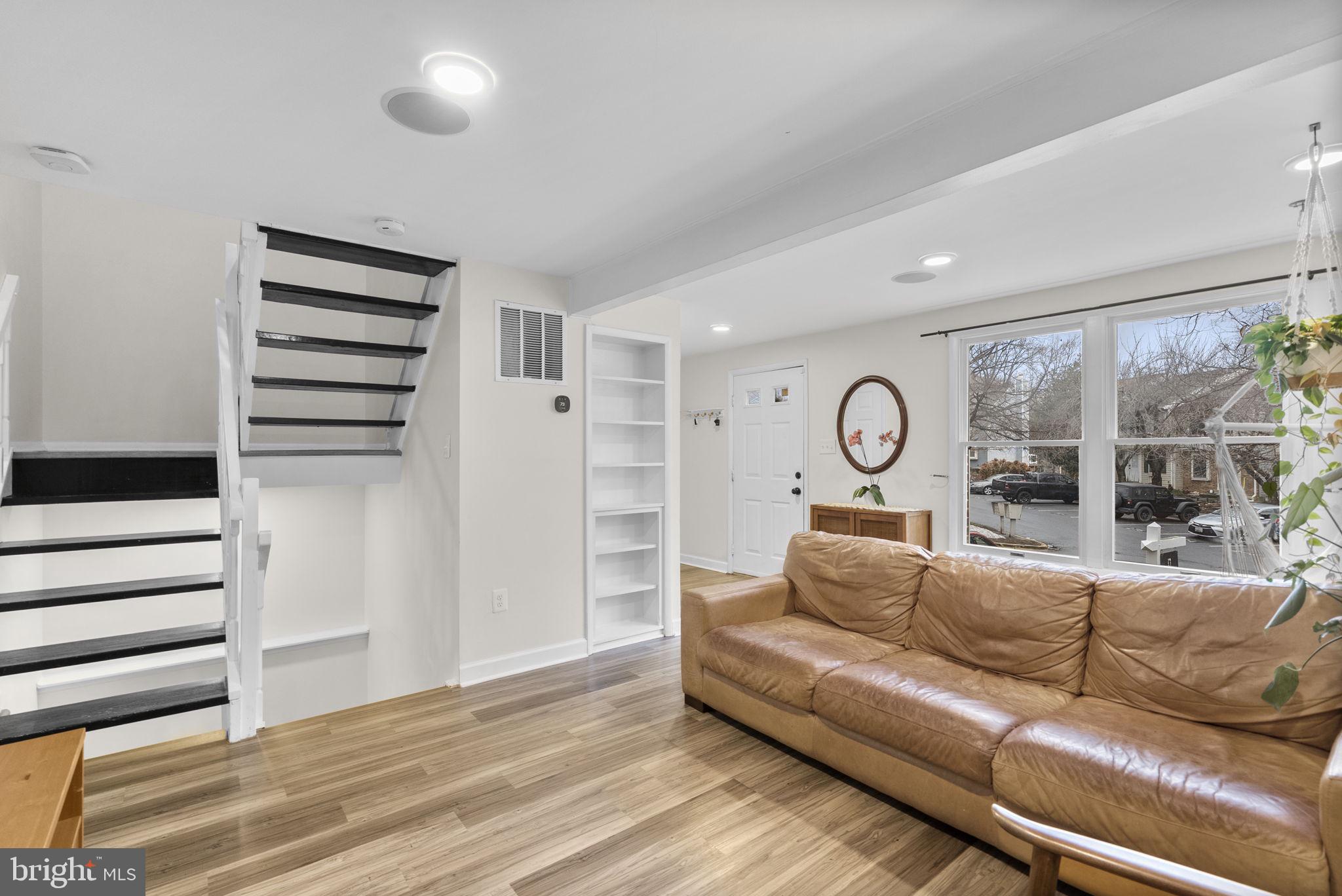 GUNNERS LAKE VILLAGE - Residential