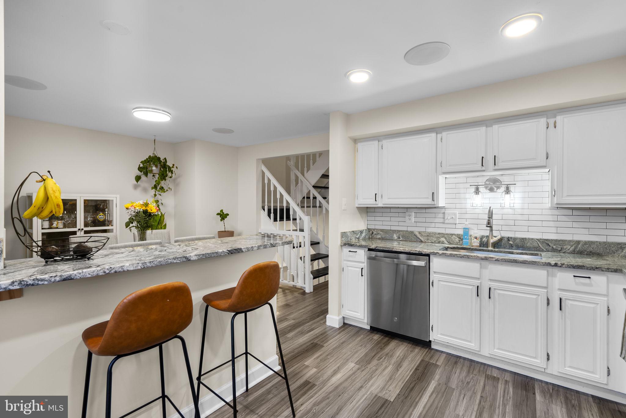 GUNNERS LAKE VILLAGE - Residential