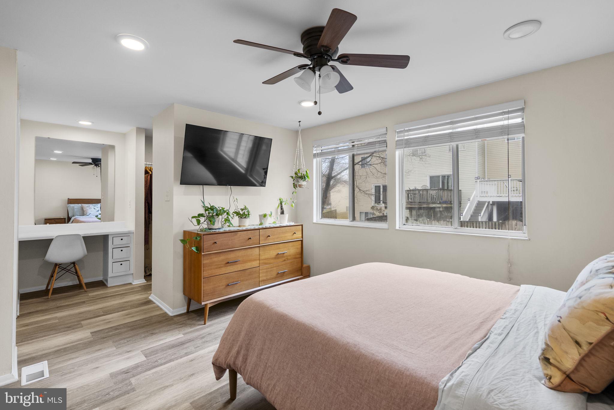 GUNNERS LAKE VILLAGE - Residential