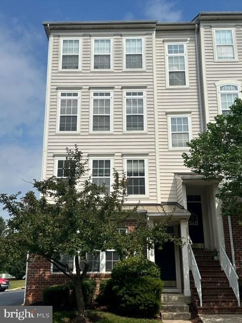 VILLAGE OF MILL RUN - Residential