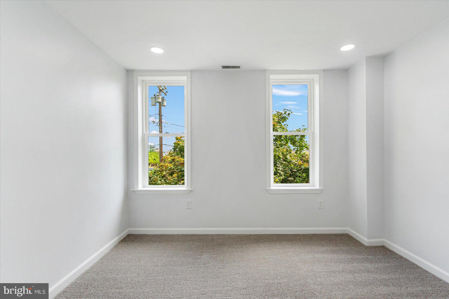 WASHINGTON VILLAGE - Residential Lease