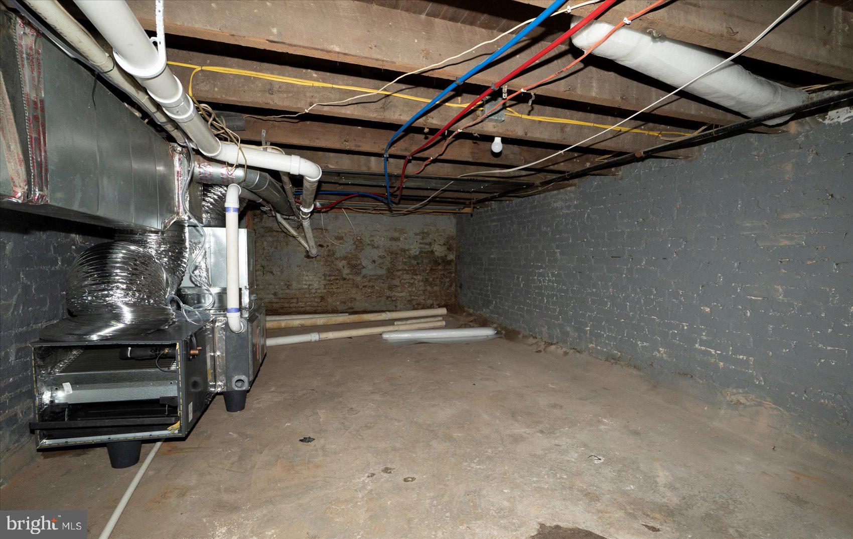 WASHINGTON VILLAGE - Residential Lease