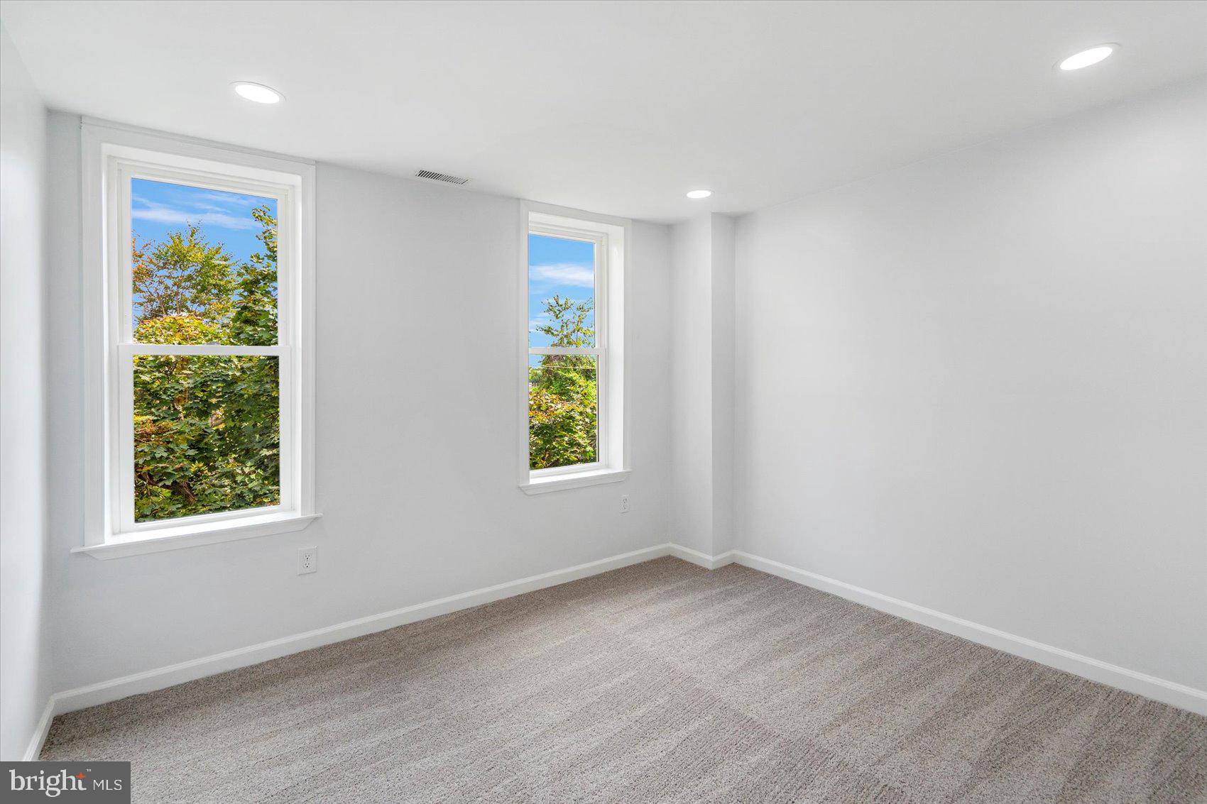 WASHINGTON VILLAGE - Residential Lease