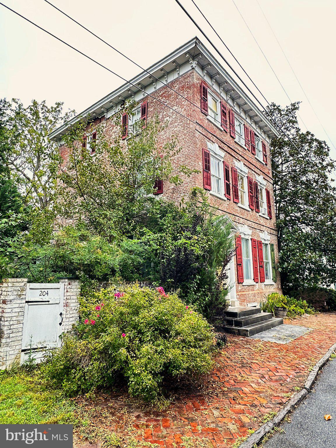 204 W MT VERNON STREET