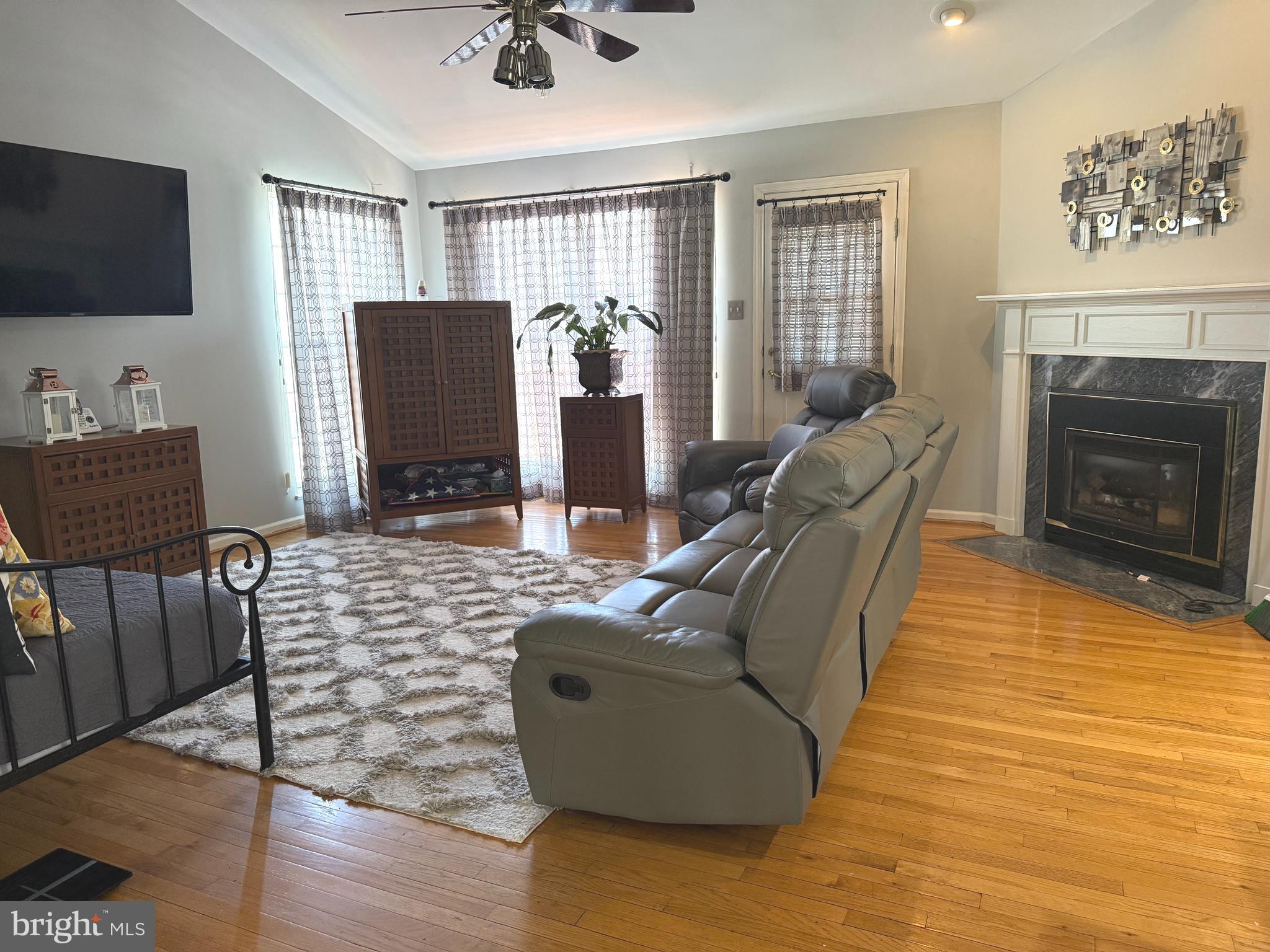 SOUTHLAKE - Residential