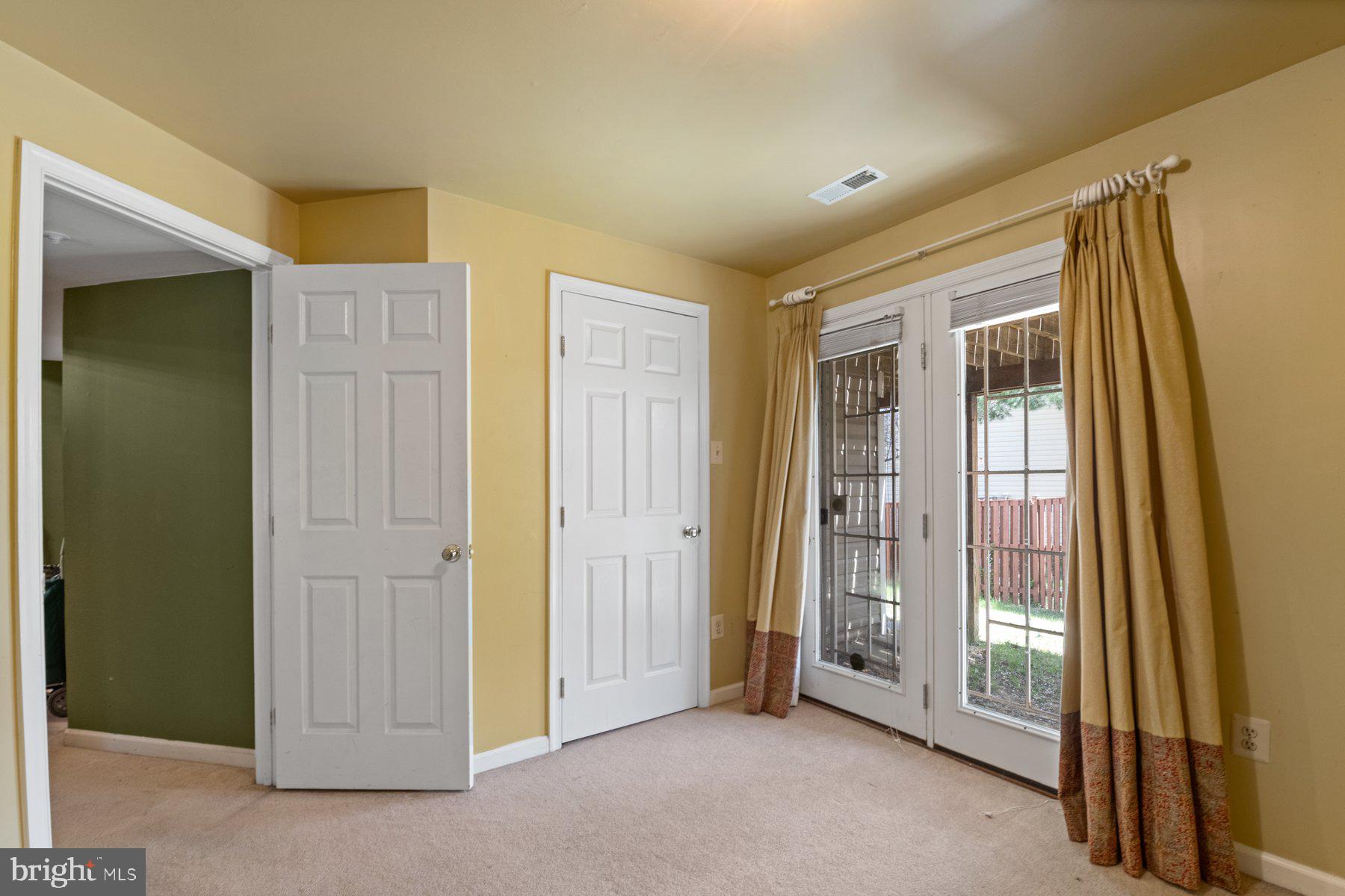 SOUTHLAKE - Residential