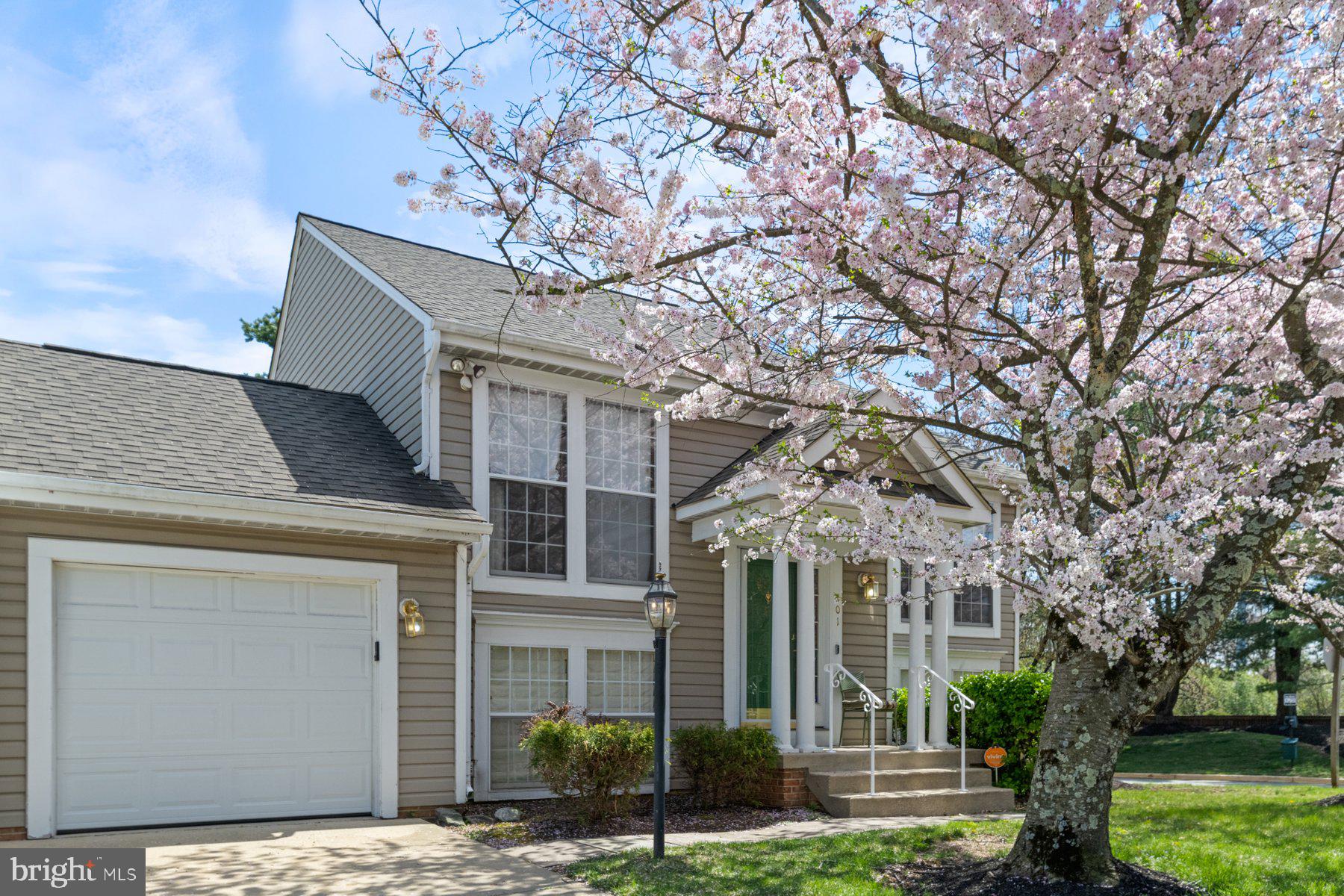 SOUTHLAKE - Residential