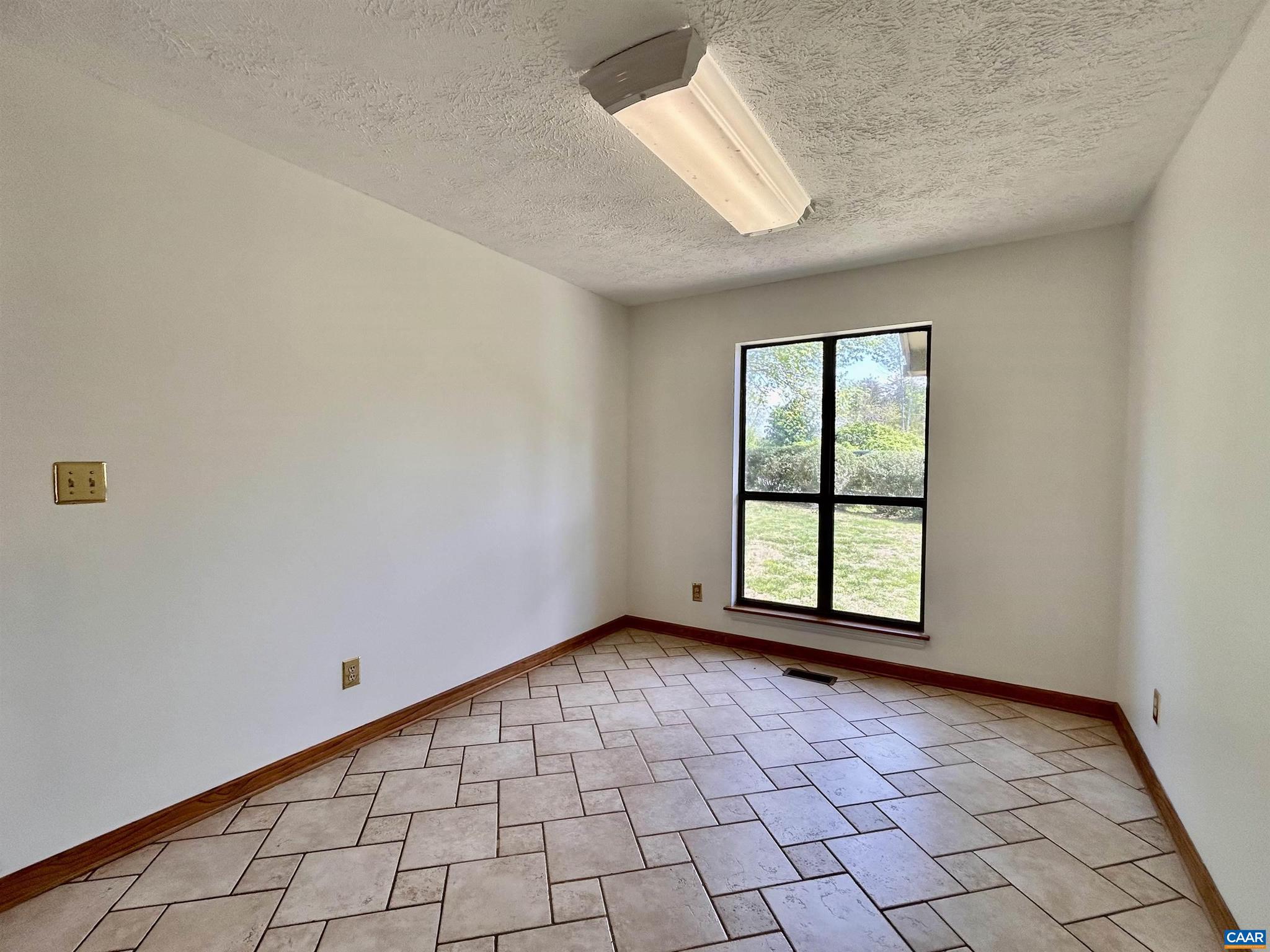 LAKE MONTICELLO - Residential Lease
