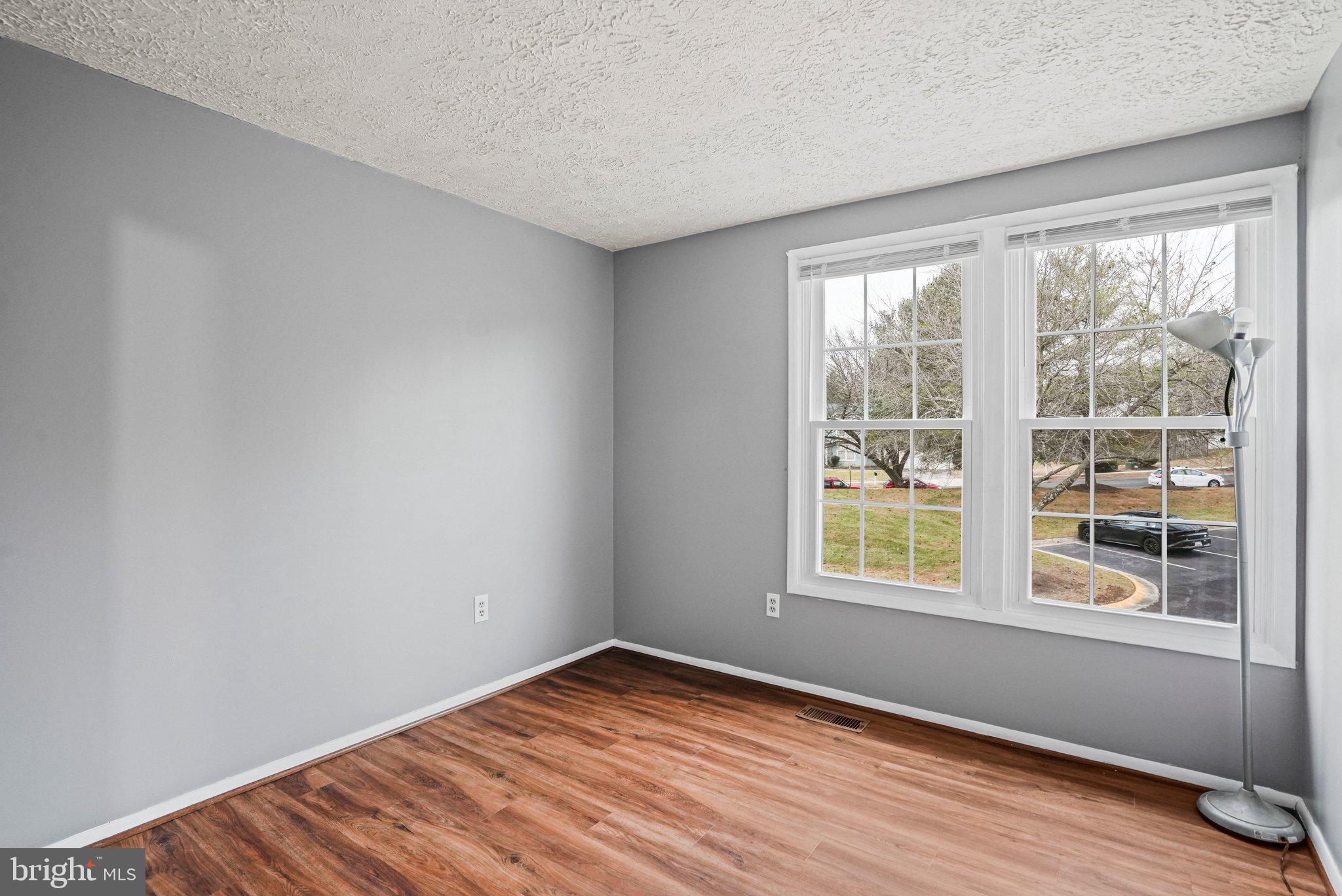 OAK SPRINGS - Residential