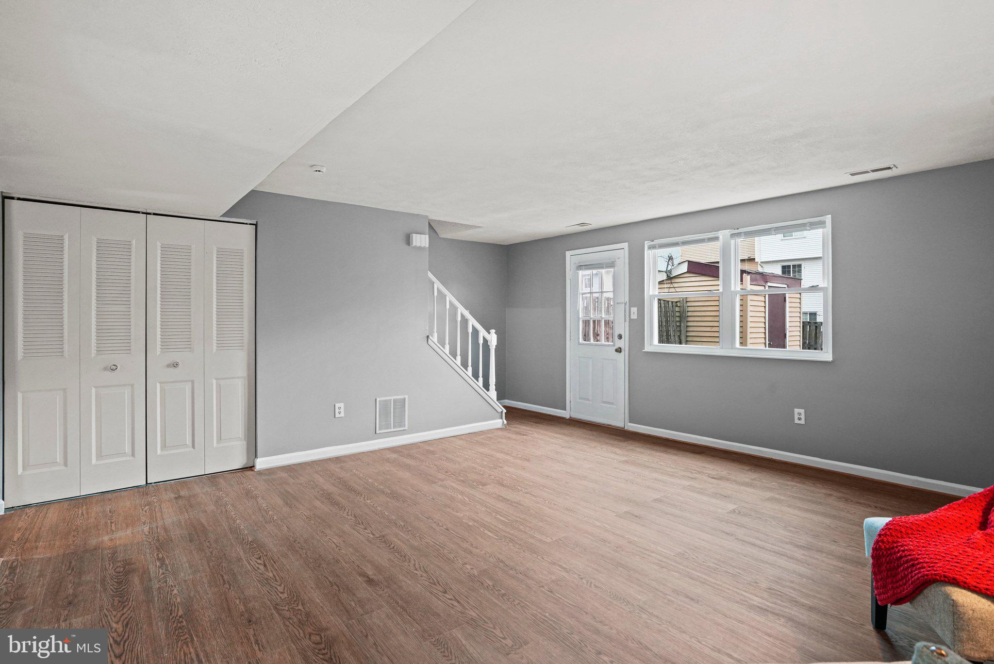 OAK SPRINGS - Residential