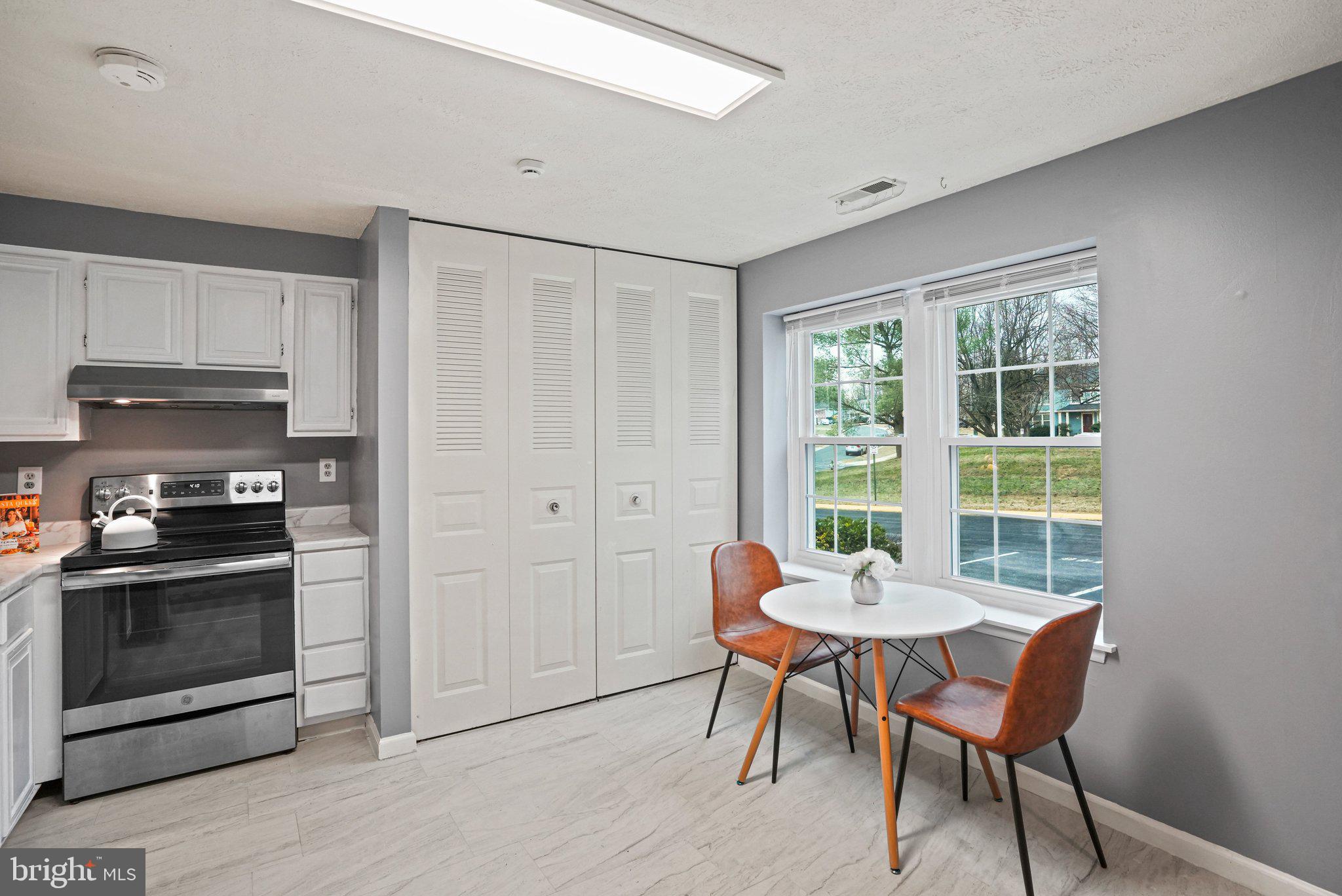 OAK SPRINGS - Residential