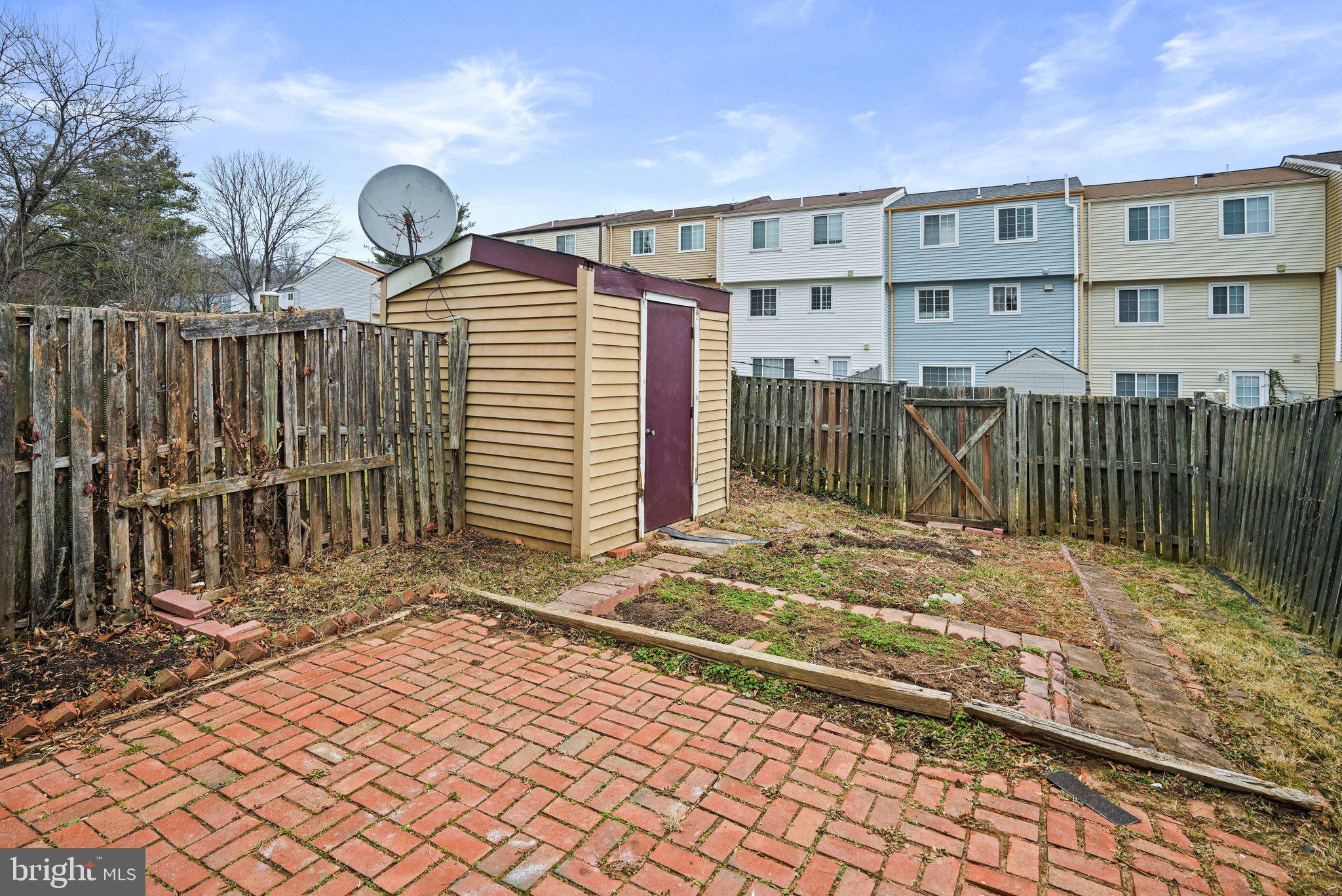 OAK SPRINGS - Residential