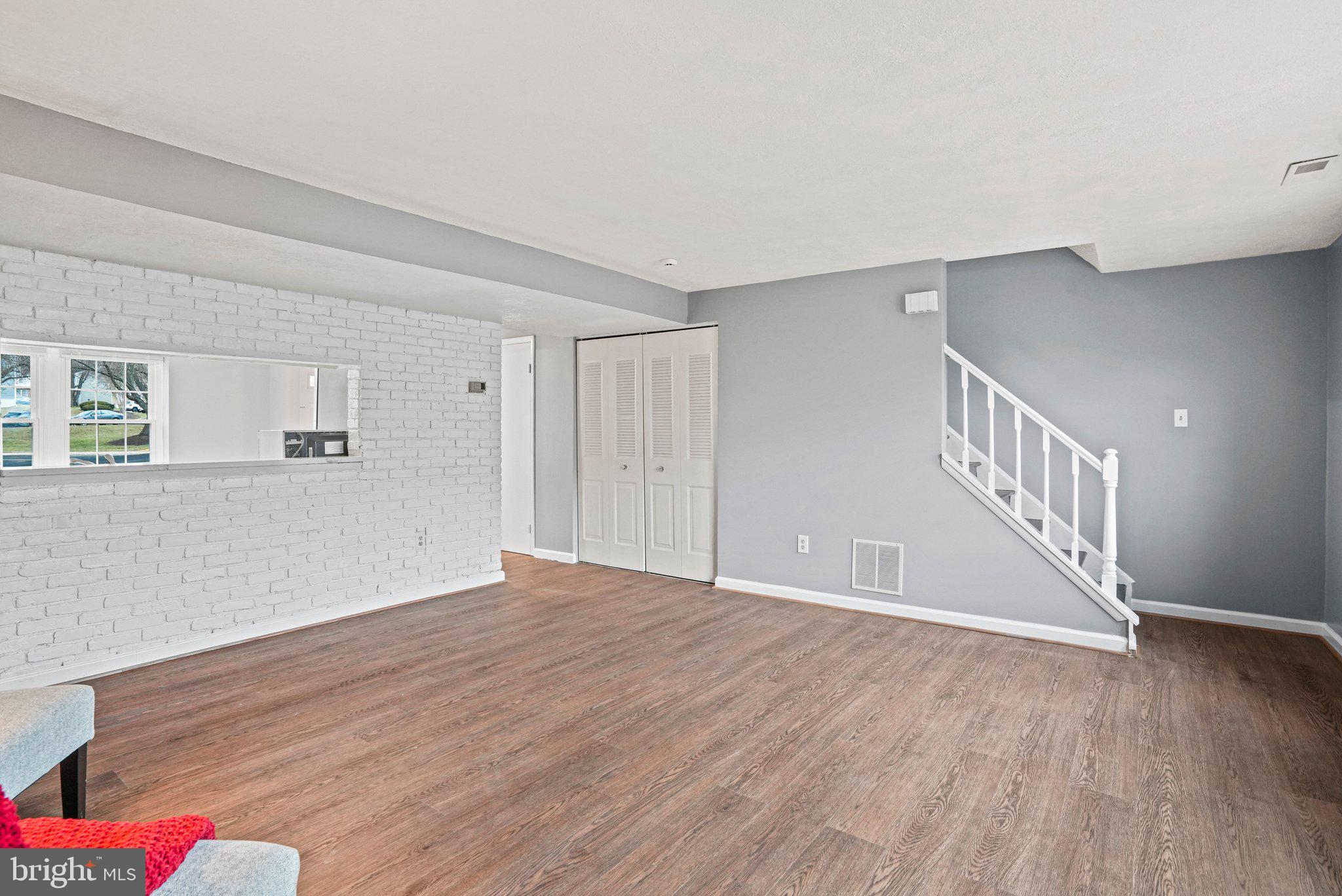 OAK SPRINGS - Residential