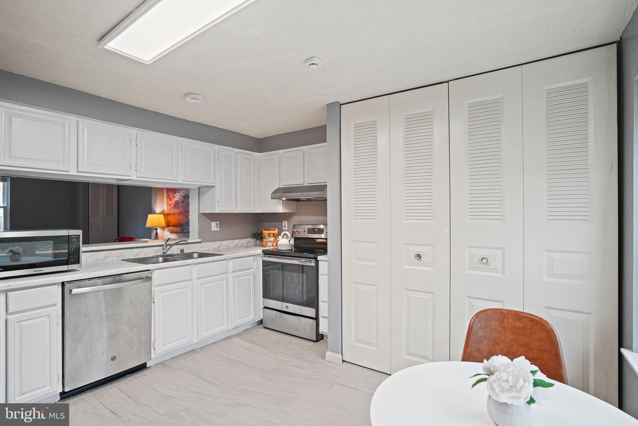 OAK SPRINGS - Residential