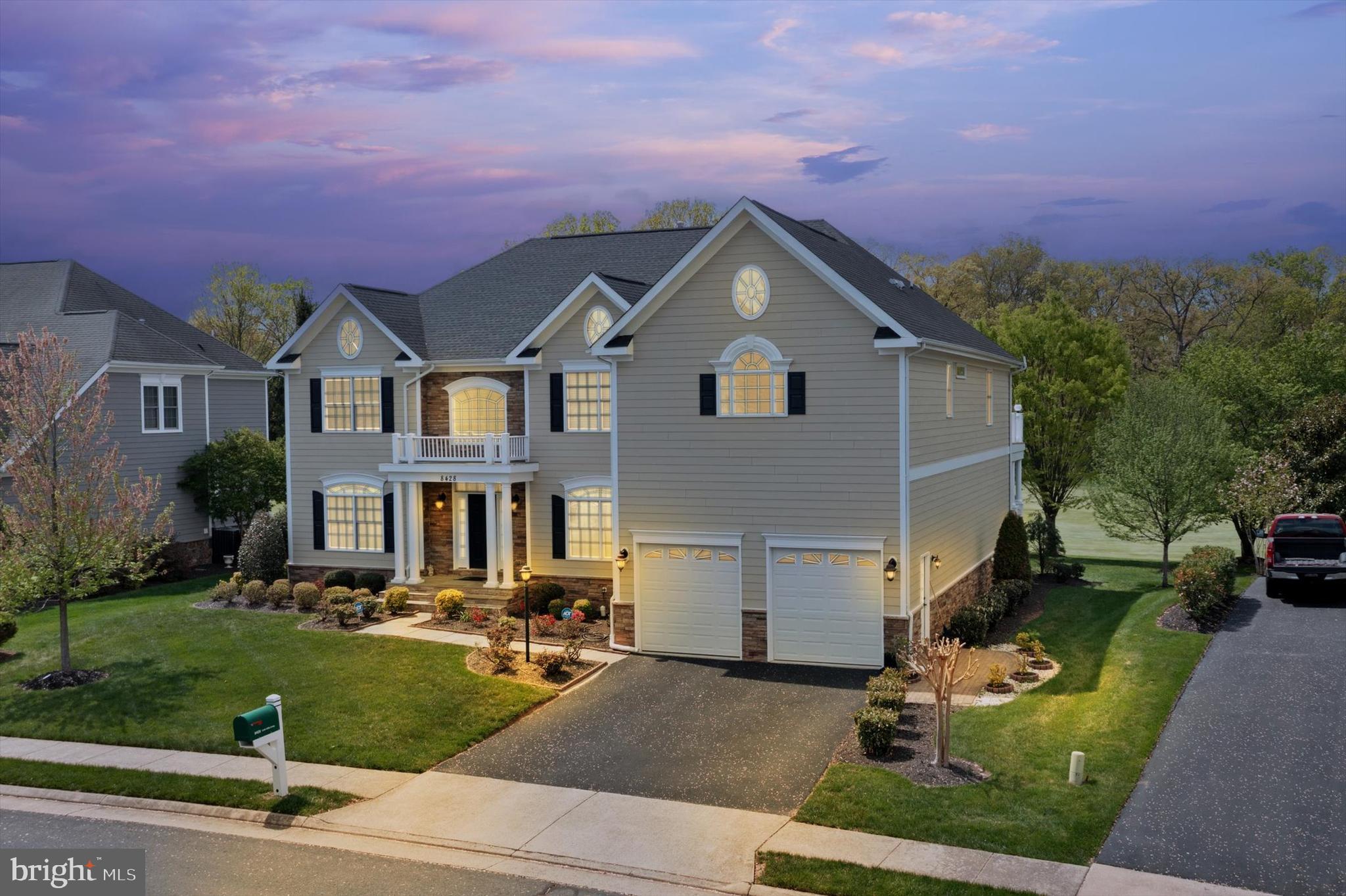 8428 LINK HILLS LOOP