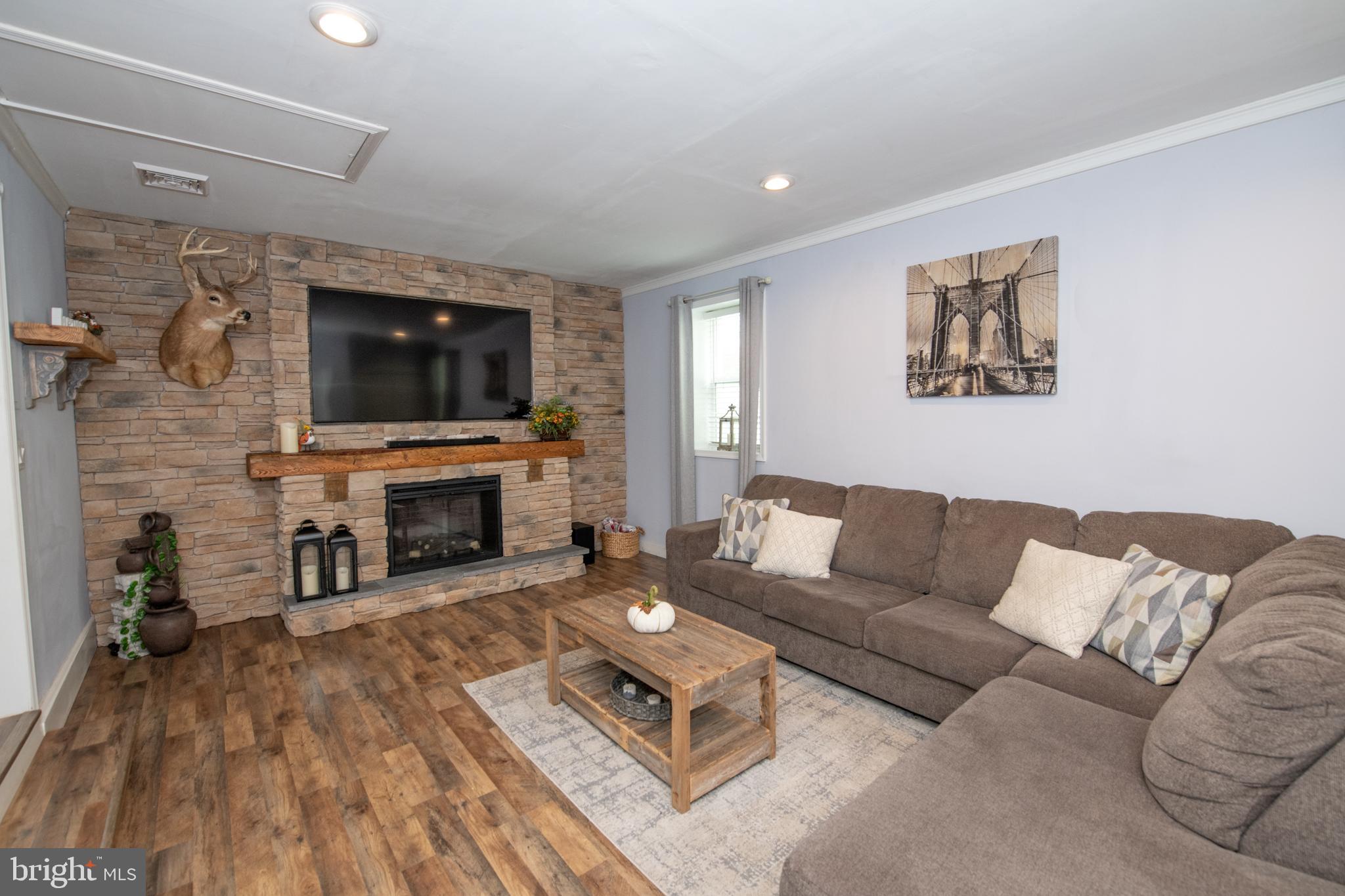 CASEY GDNS - Residential