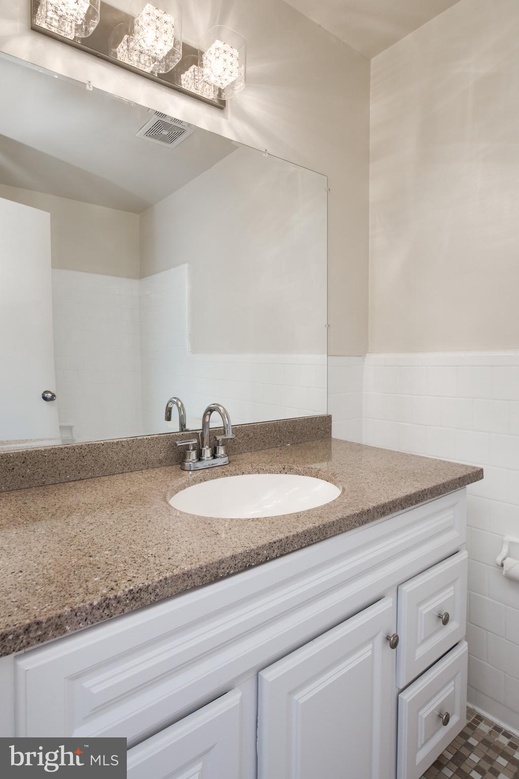 HUNTINGTON WALK - Residential Lease