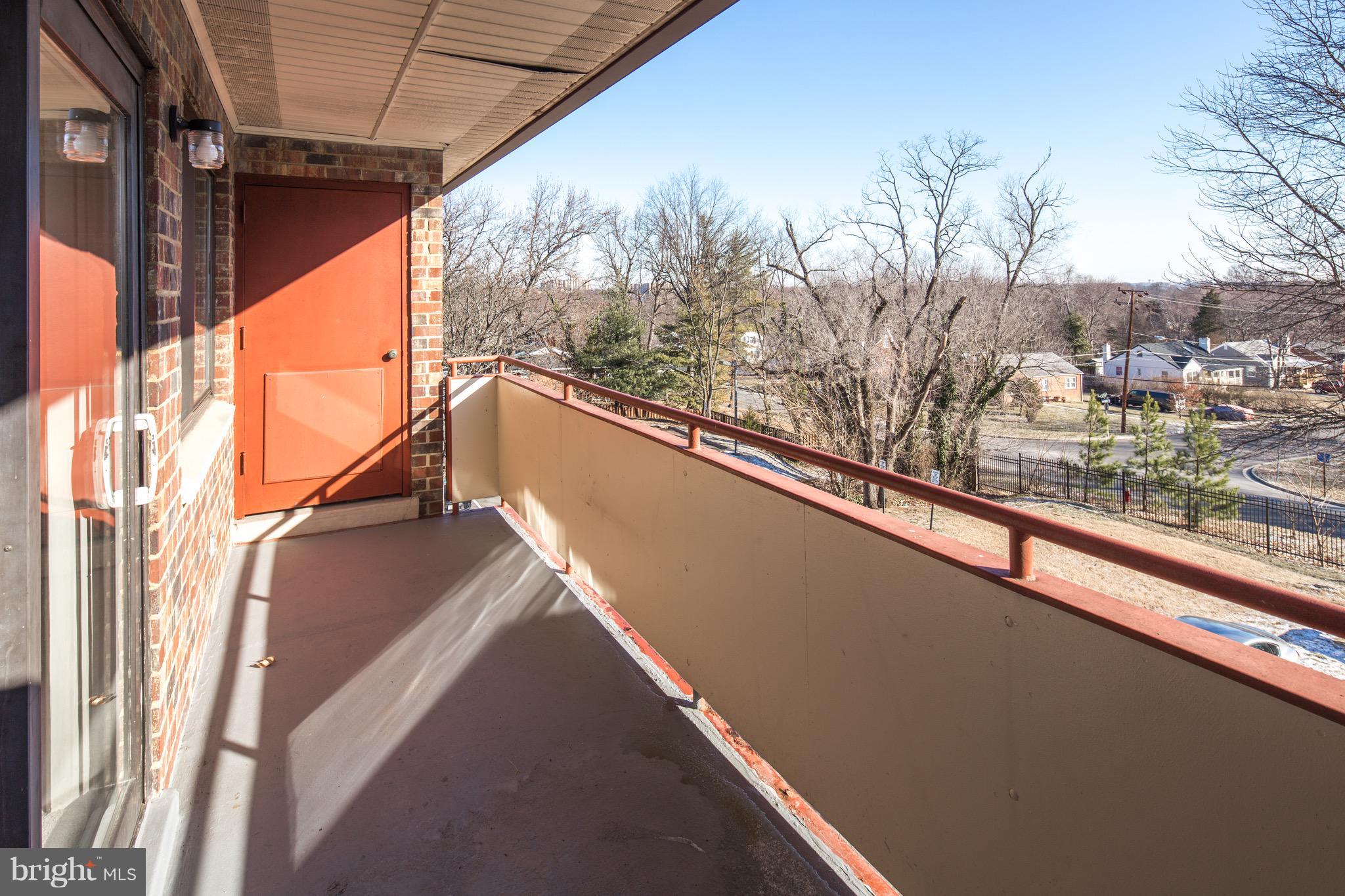 HUNTINGTON WALK - Residential Lease