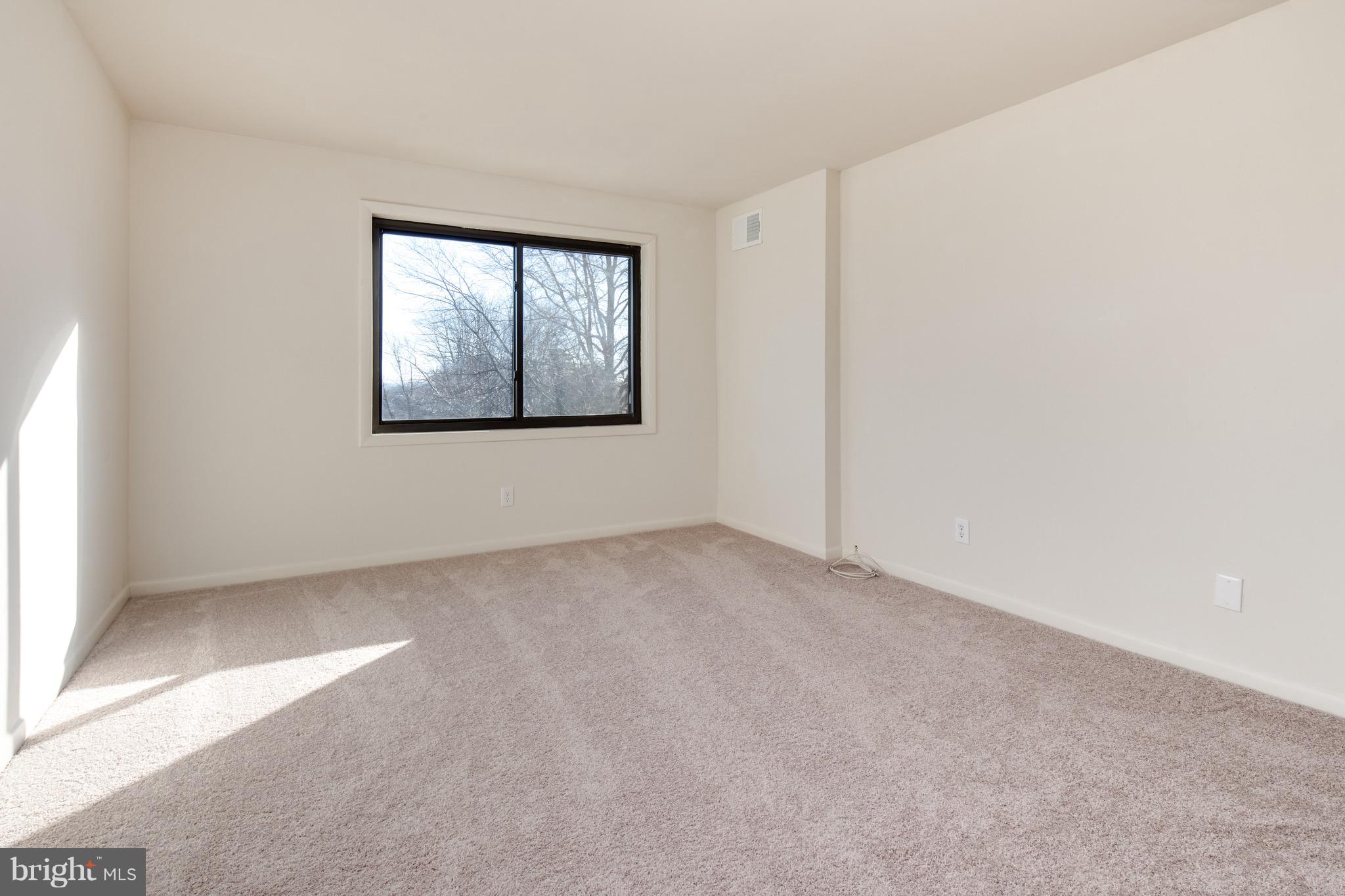 HUNTINGTON WALK - Residential Lease