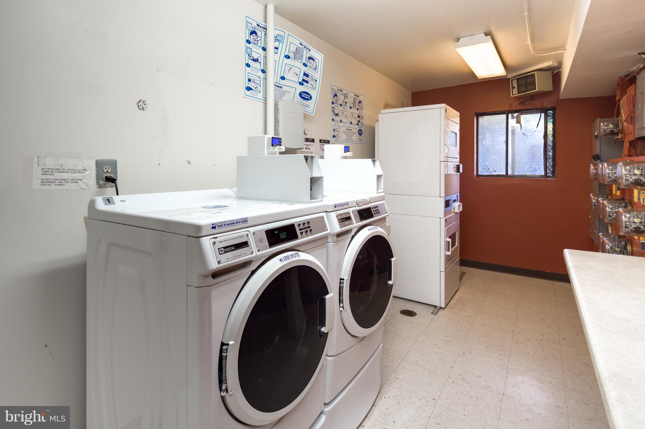 HUNTINGTON WALK - Residential Lease