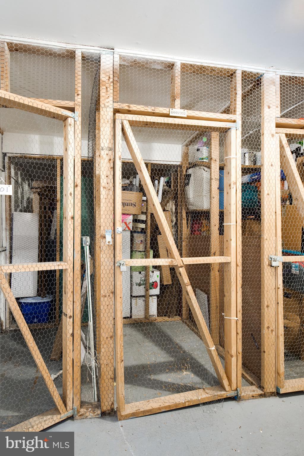 HUNTINGTON WALK - Residential Lease