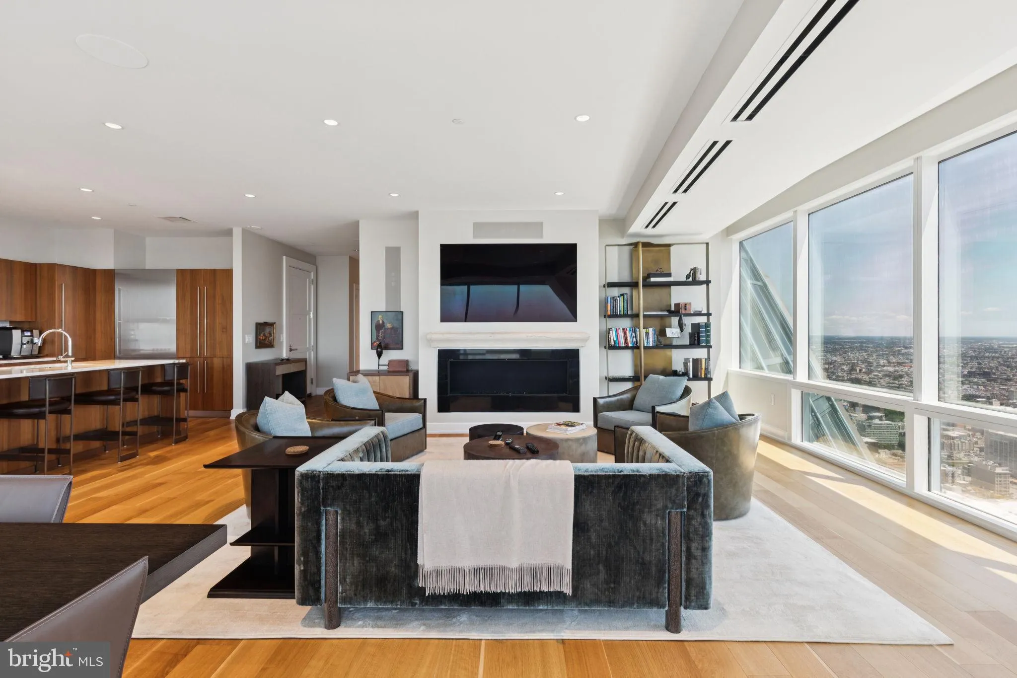 Philadelphia, Pennsylvania 19102, United States, 3 Bedrooms Bedrooms, ,4 BathroomsBathrooms,Residential,Active,145333