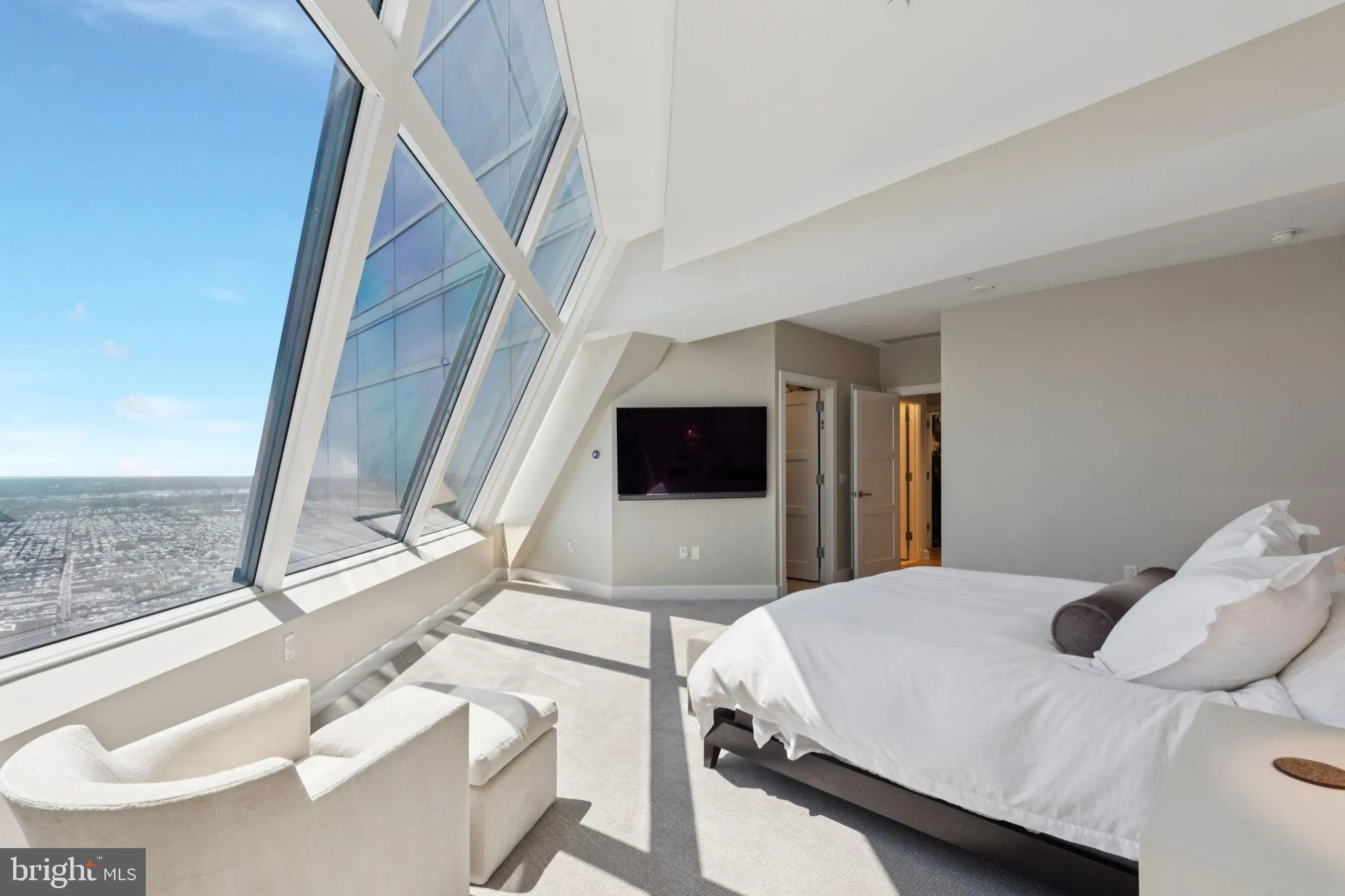 Philadelphia, Pennsylvania 19102, United States, 3 Bedrooms Bedrooms, ,4 BathroomsBathrooms,Residential,Active,145333