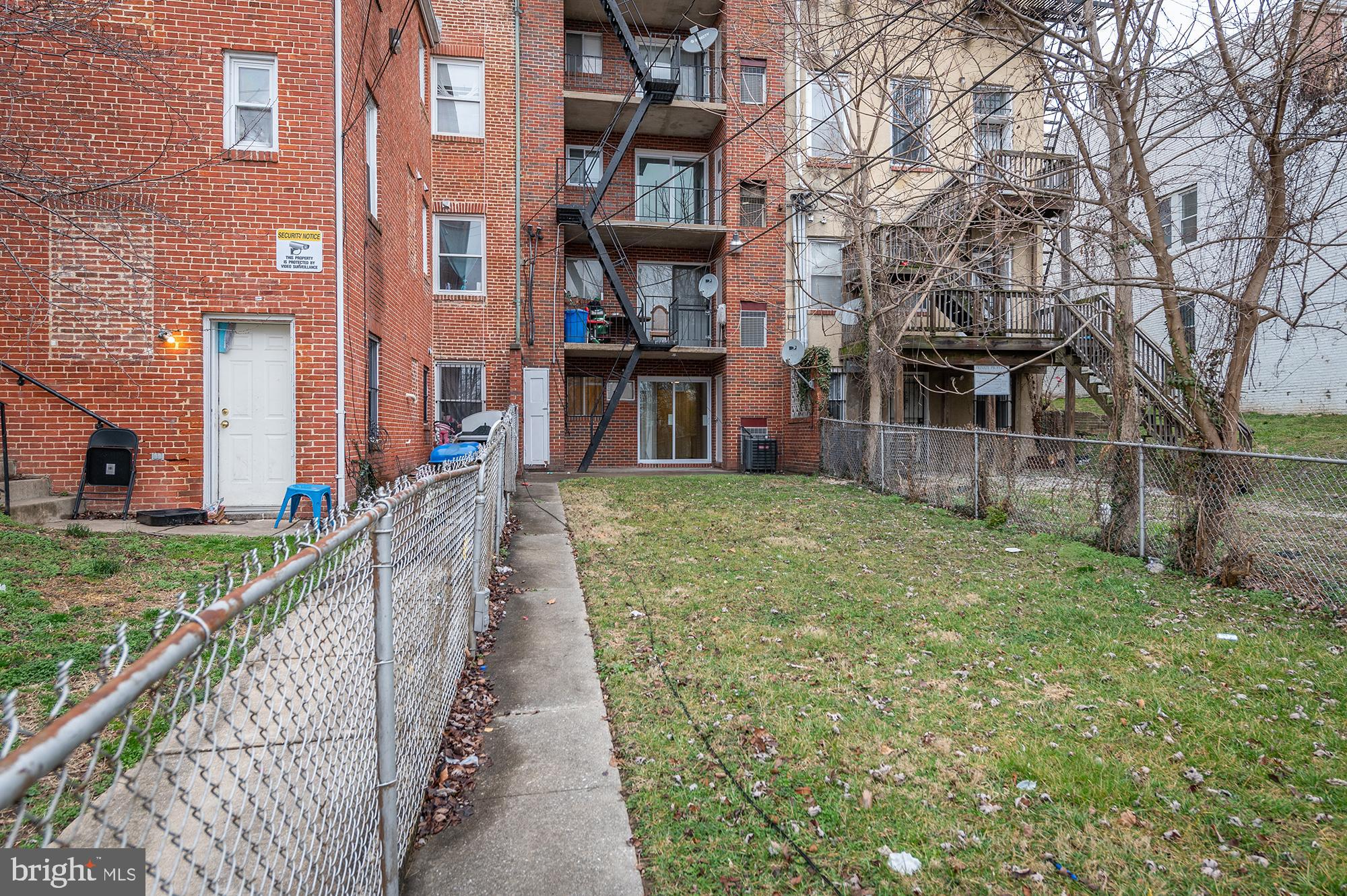 UPTON - Residential Lease