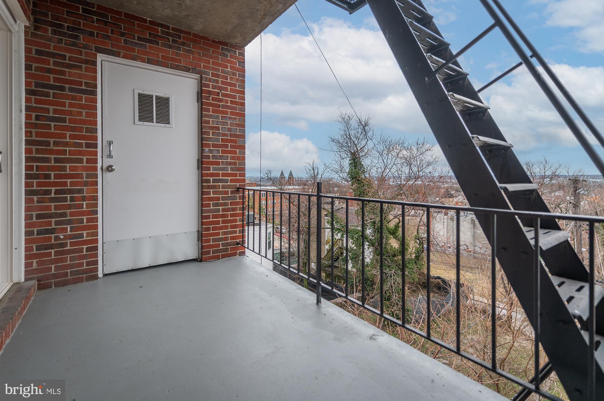 UPTON - Residential Lease